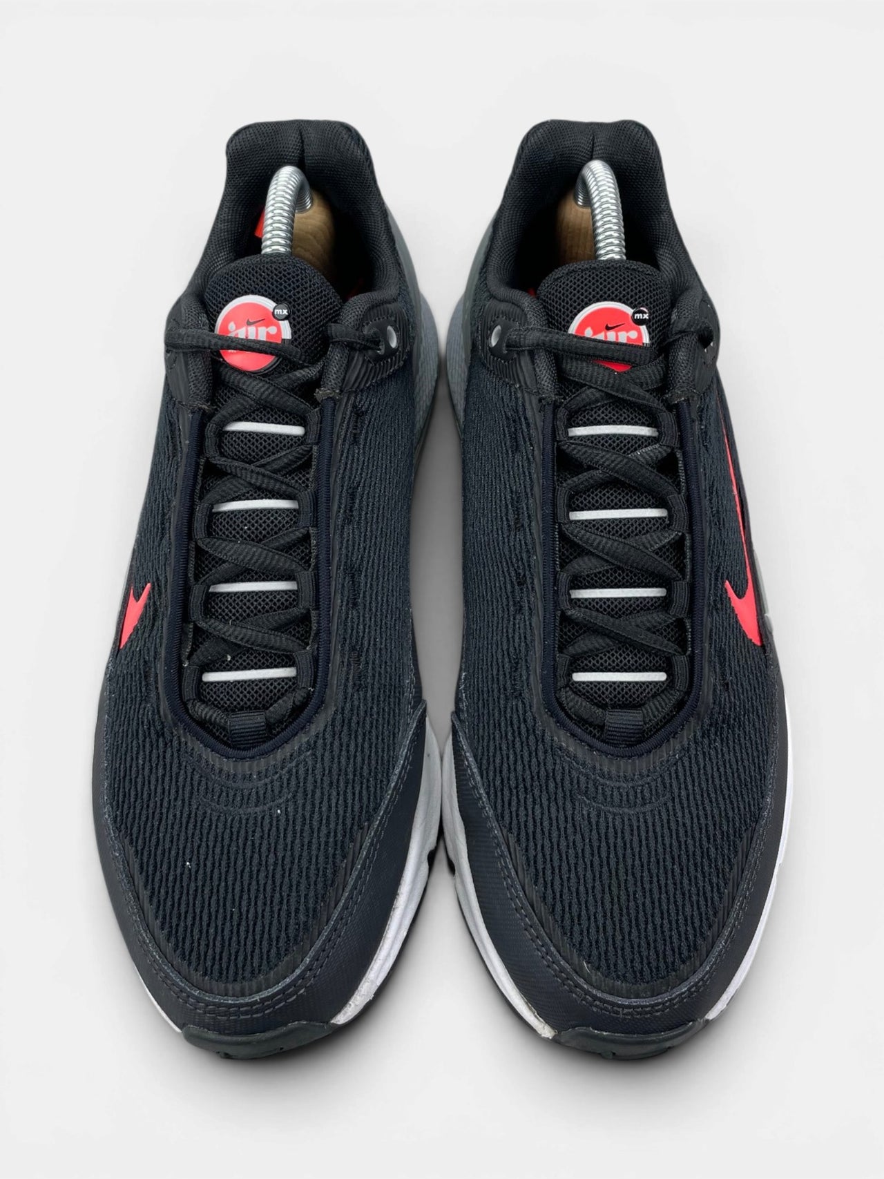 Nike Air Max Pulse Black Bright Crimson — buty sportowe męskie w bardzo dobrym stanie rozmiar 42, widok z góry