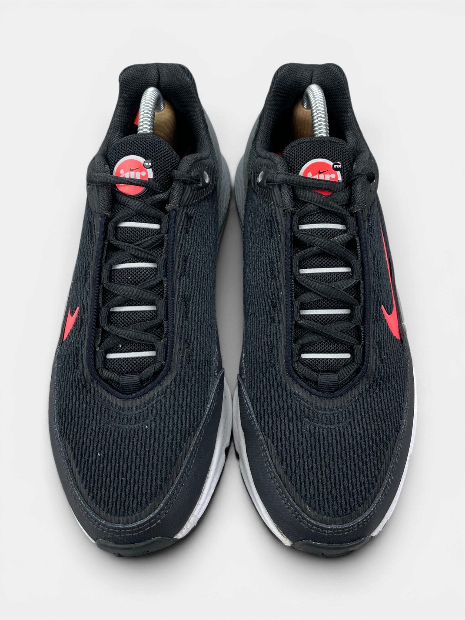 Nike Air Max Pulse Black Bright Crimson — buty sportowe męskie w bardzo dobrym stanie rozmiar 42, widok z góry