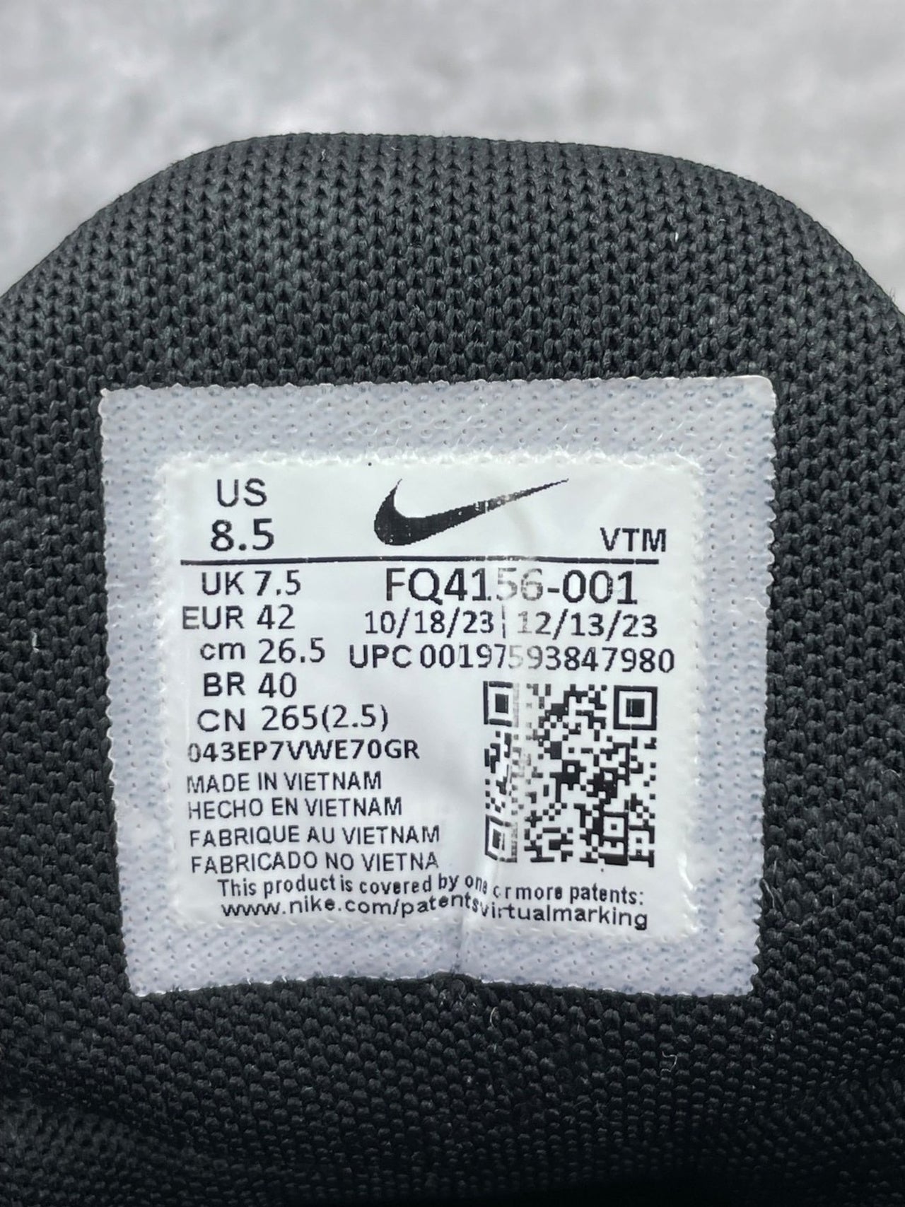 Nike Air Max Pulse Black Bright Crimson — buty sportowe męskie w bardzo dobrym stanie rozmiar 42, opcjonalne zdjęcie 2