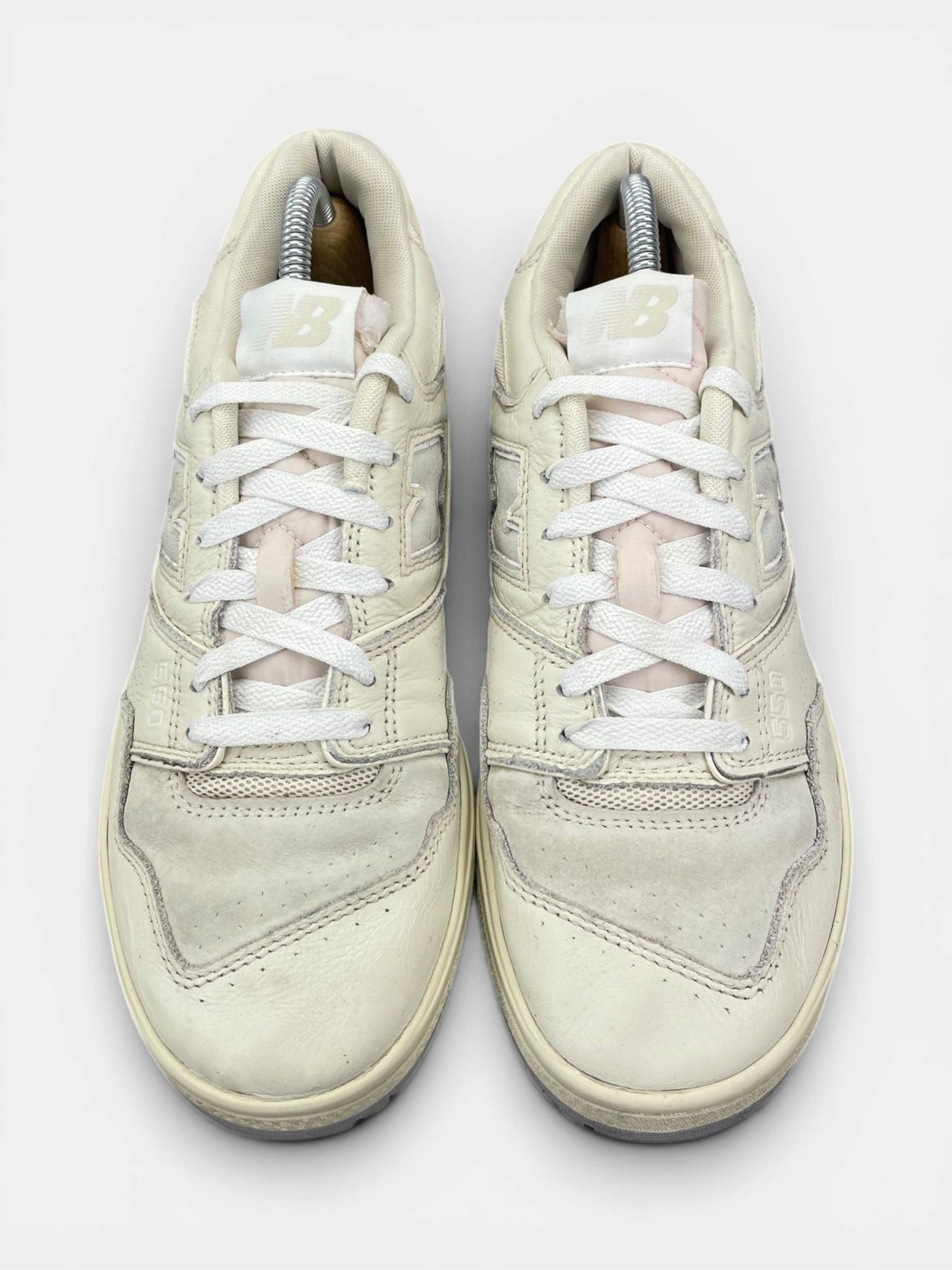New Balance 550 Turtledove — buty sportowe męskie w bardzo dobrym stanie rozmiar 42, widok z góry