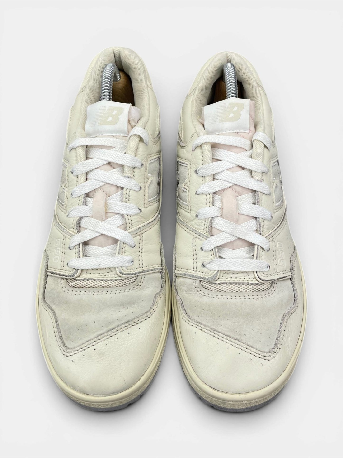 New Balance 550 Turtledove — buty sportowe męskie w bardzo dobrym stanie rozmiar 42, widok z góry