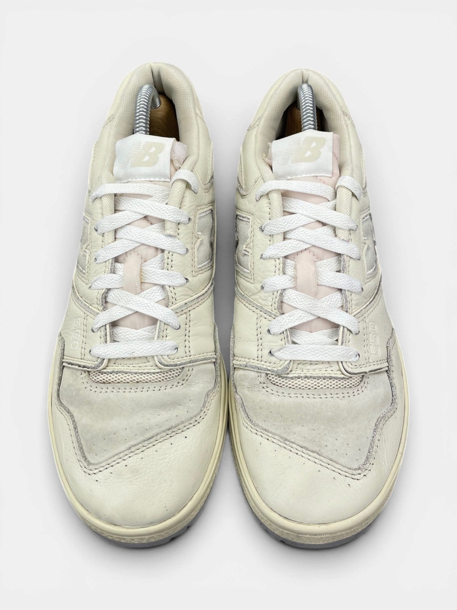 New Balance 550 Turtledove — buty sportowe męskie w bardzo dobrym stanie rozmiar 42, widok z góry