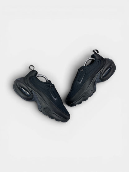 Nike Air Max Portal — buty sportowe damskie w bardzo dobrym stanie rozmiar 38, widok z góry na zewnętrzną stronę butów