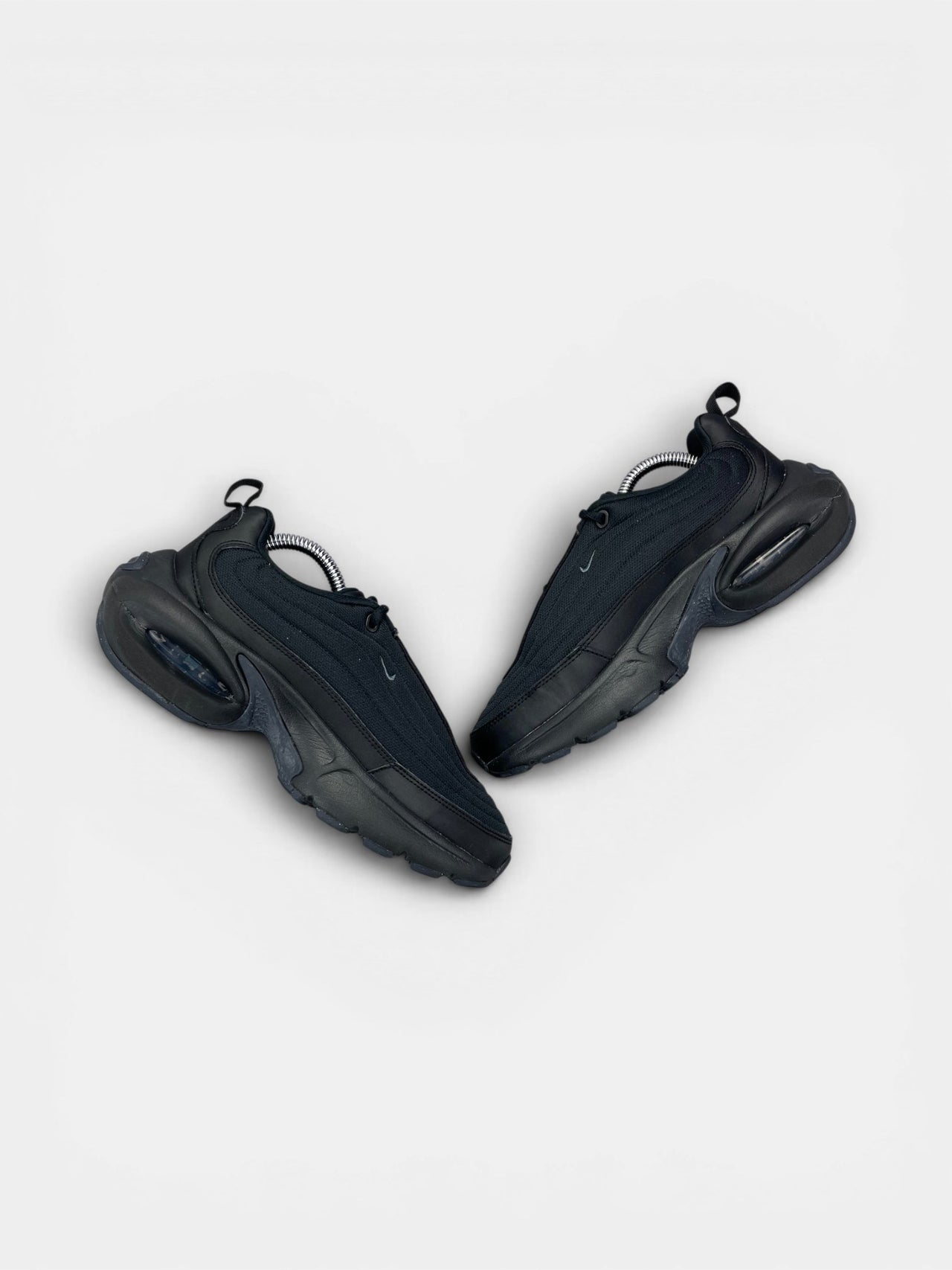 Nike Air Max Portal — buty sportowe damskie w bardzo dobrym stanie rozmiar 38, zewnętrzny panel prawego buta