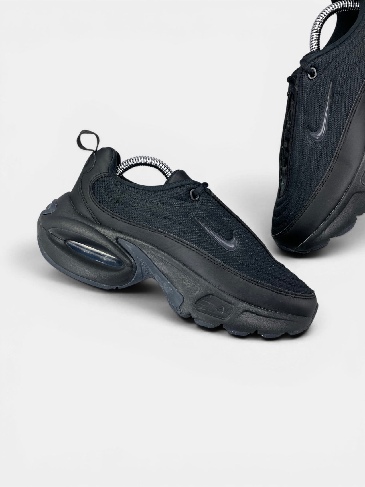 Nike Air Max Portal — buty sportowe damskie w bardzo dobrym stanie rozmiar 38, zewnętrzny panel lewego buta
