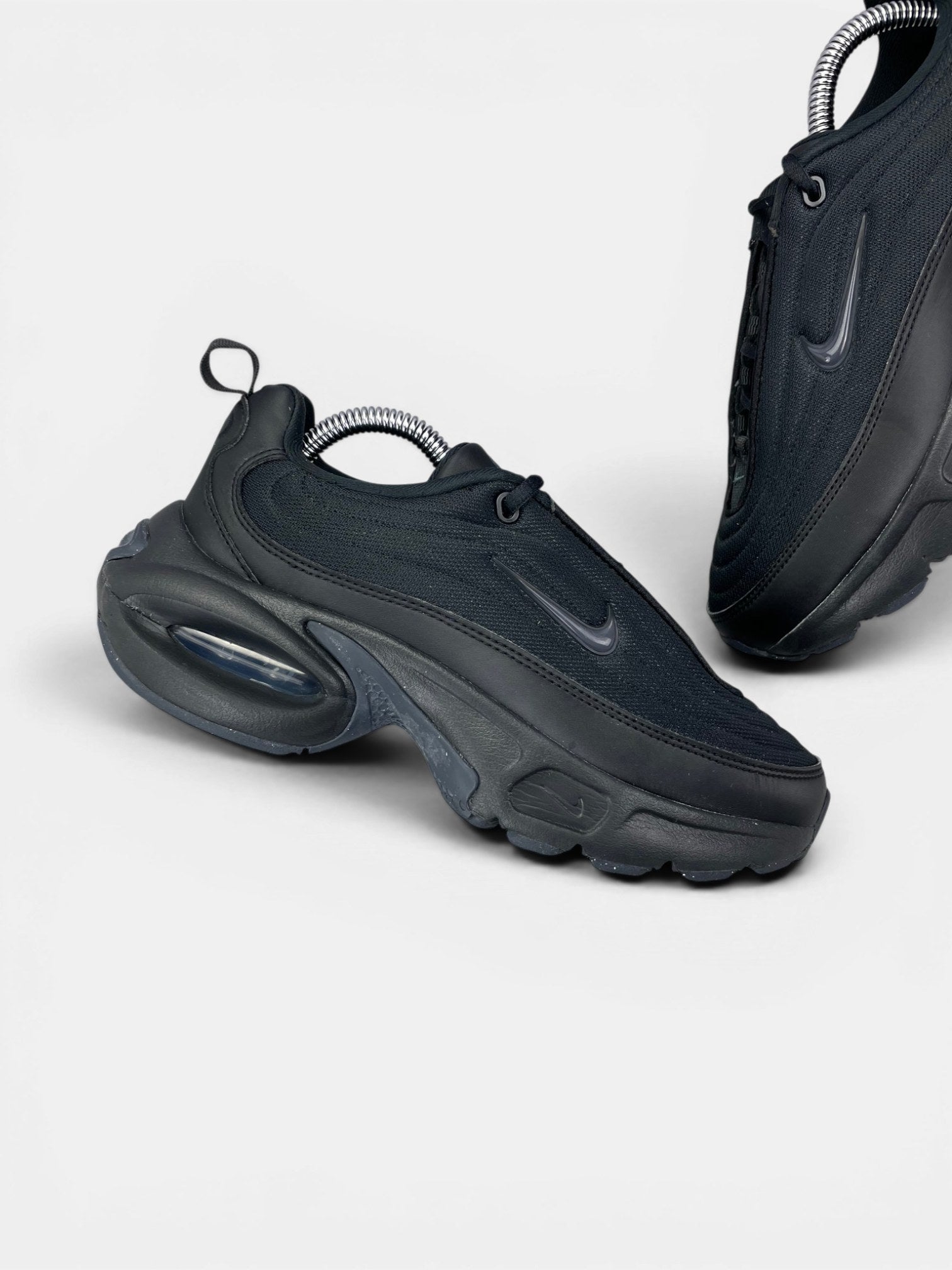 Nike Air Max Portal — buty sportowe damskie w bardzo dobrym stanie rozmiar 38, zewnętrzny panel lewego buta