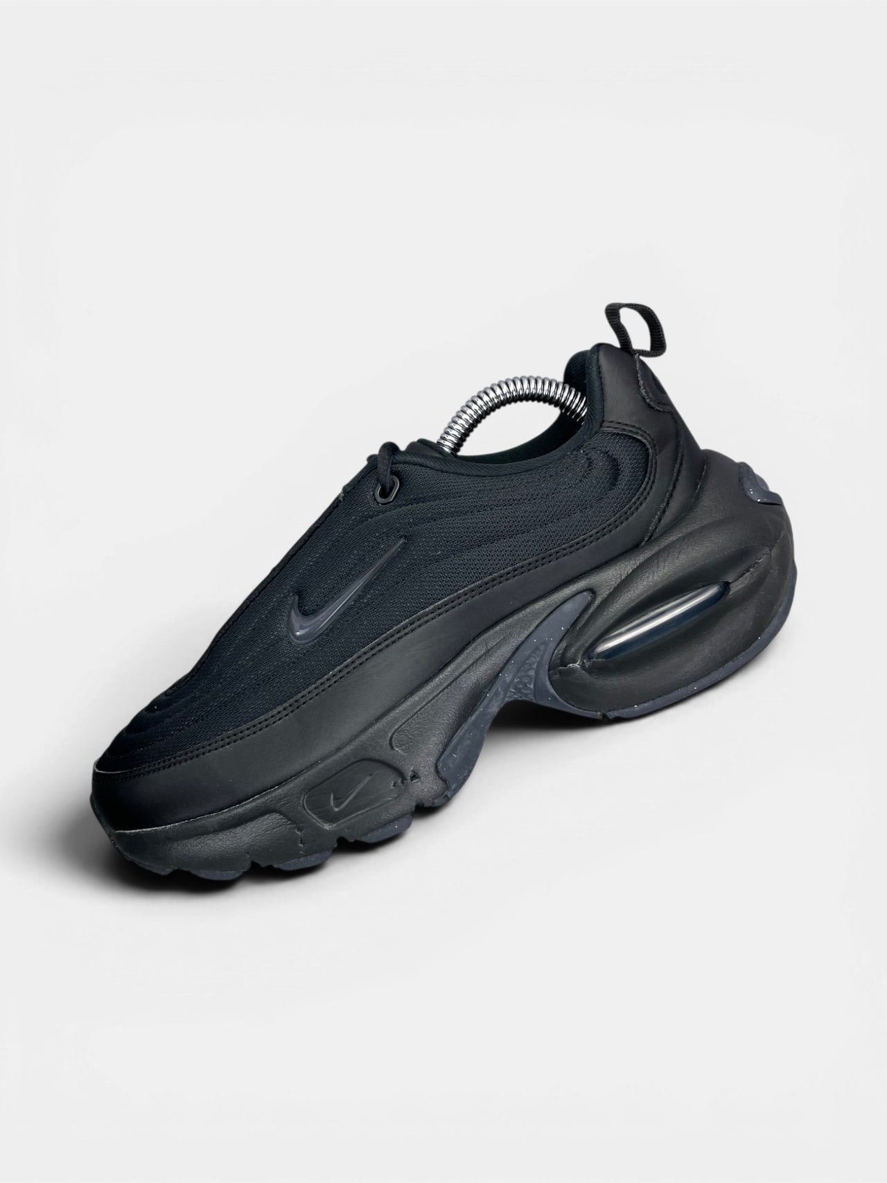 Nike Air Max Portal — buty sportowe damskie w bardzo dobrym stanie rozmiar 38, widok z góry na wewnętrzną stronę butów