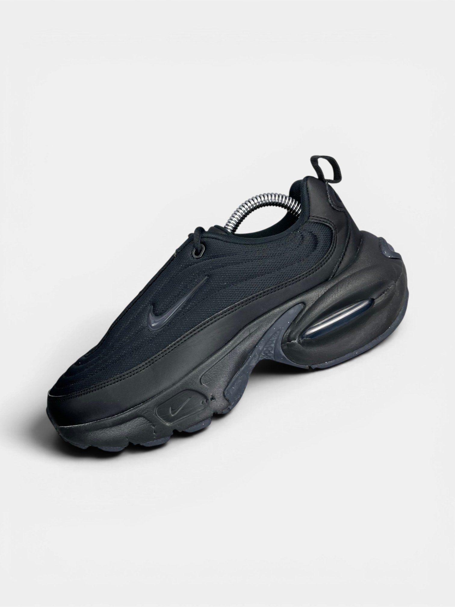 Nike Air Max Portal — buty sportowe damskie w bardzo dobrym stanie rozmiar 38, widok z góry na wewnętrzną stronę butów
