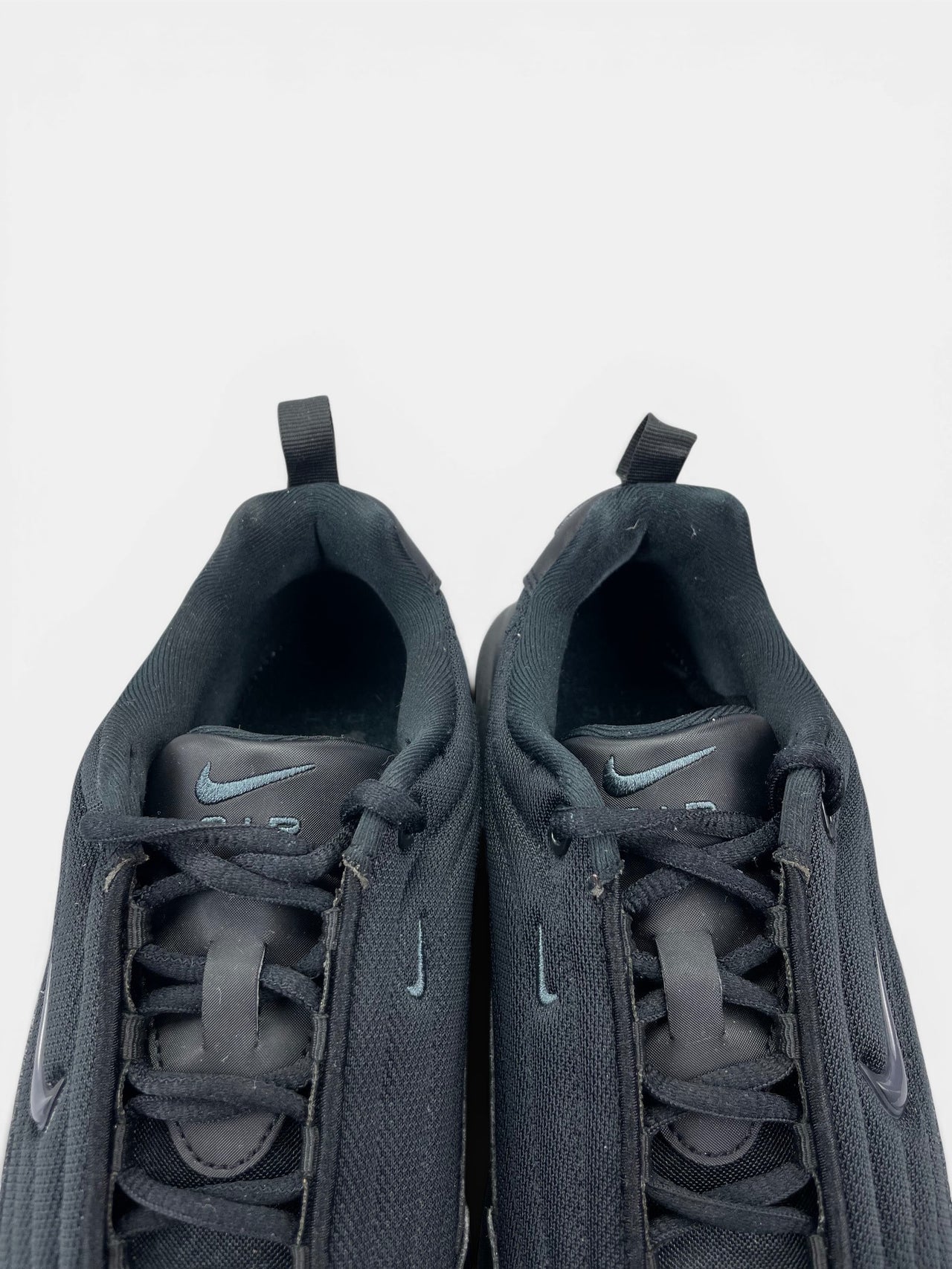 Nike Air Max Portal — buty sportowe damskie w bardzo dobrym stanie rozmiar 38, zapiętki butów