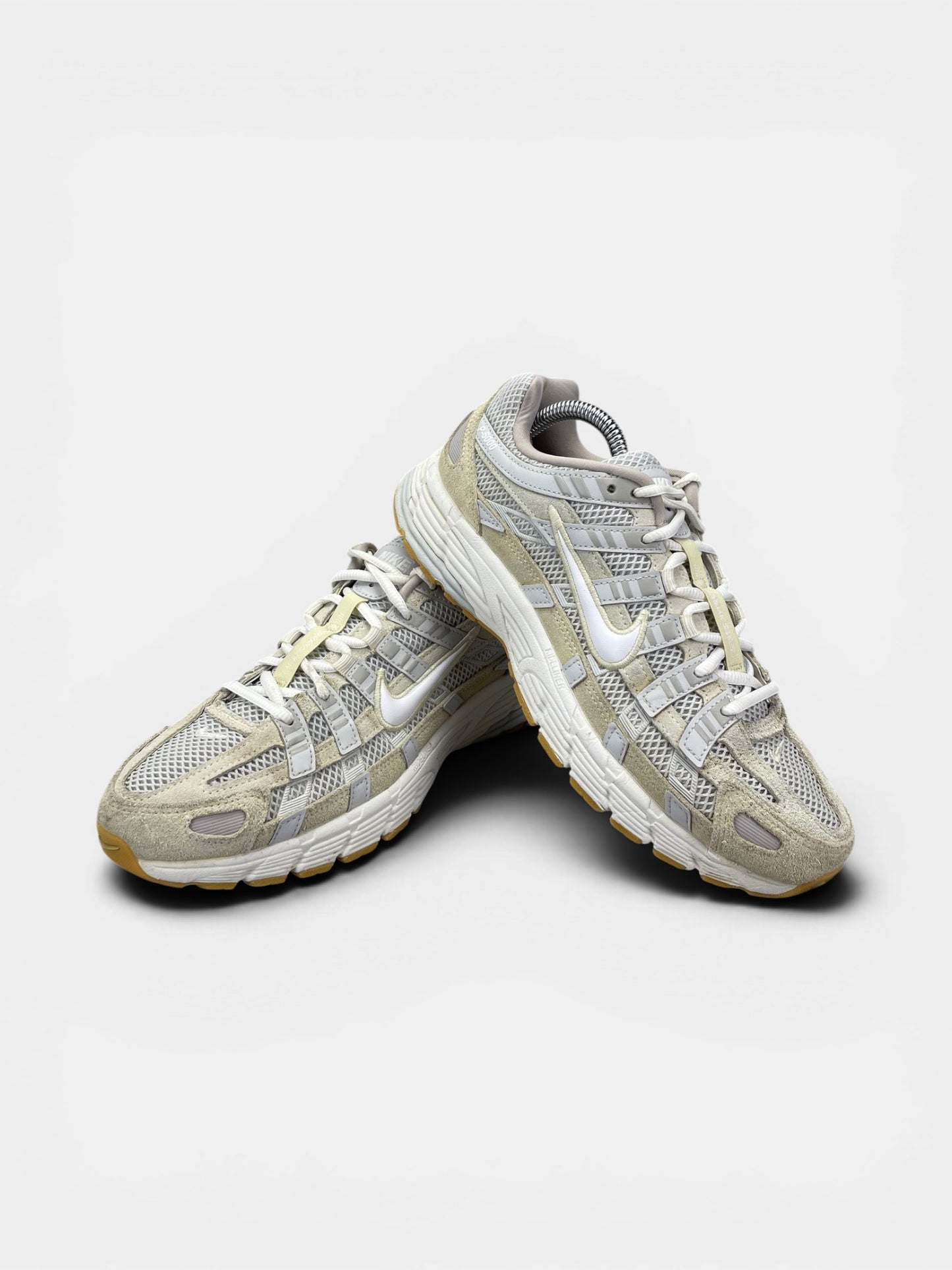 Nike P-6000 "Photon Dust / Light Khaki / Phantom / White" Photon Dust — buty sportowe damskie w bardzo dobrym stanie rozmiar 39, boczny profil