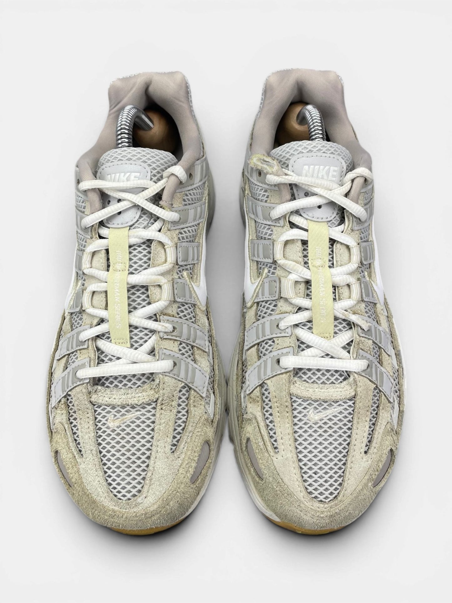 Nike P-6000 "Photon Dust / Light Khaki / Phantom / White" Photon Dust — buty sportowe damskie w bardzo dobrym stanie rozmiar 39, widok z góry