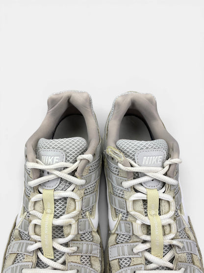 Nike P-6000 "Photon Dust / Light Khaki / Phantom / White" Photon Dust — buty sportowe damskie w bardzo dobrym stanie rozmiar 39, zapiętki butów