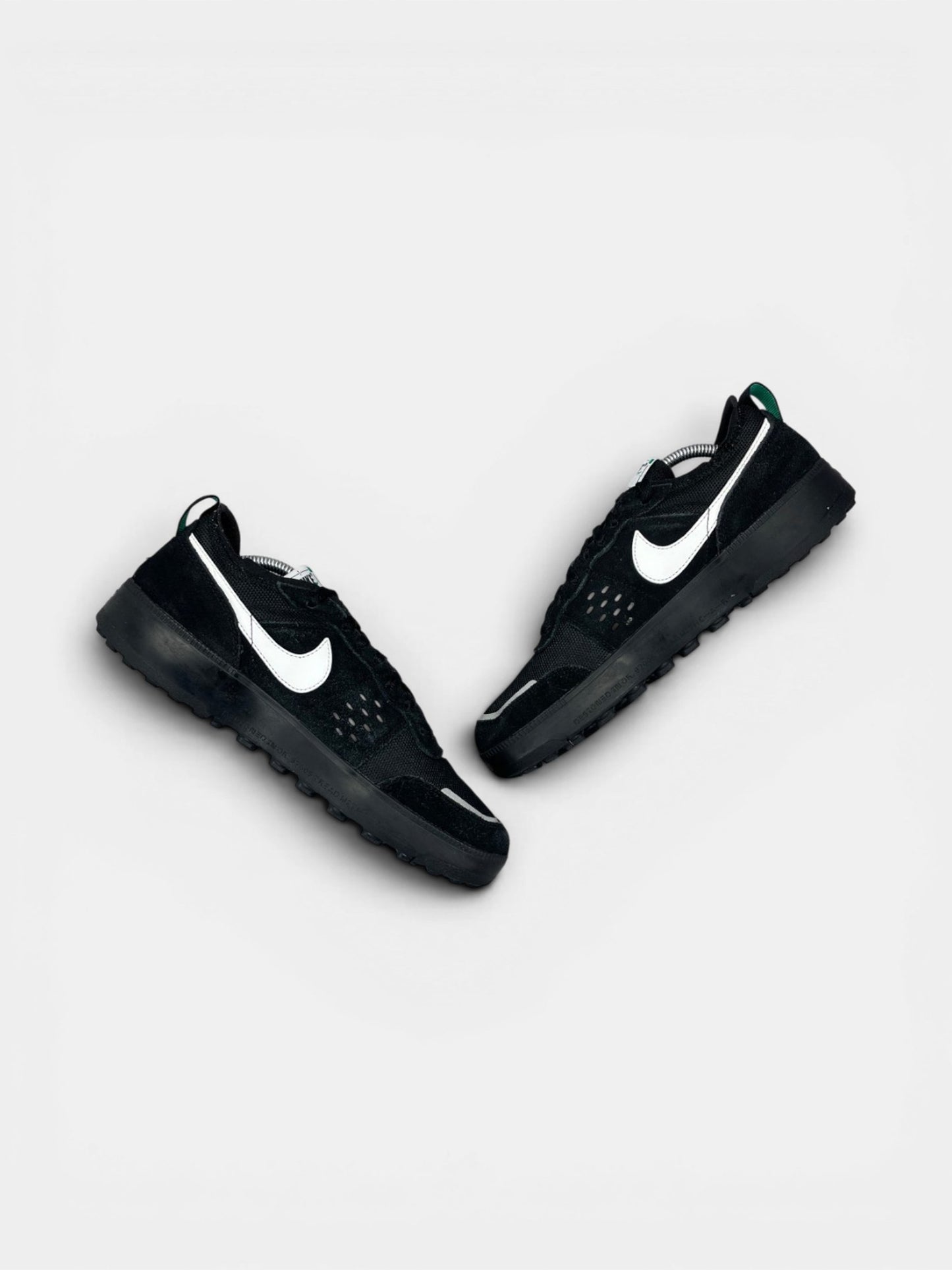 Nike C1TY — buty sportowe męskie w bardzo dobrym stanie rozmiar 43, zewnętrzny panel prawego buta