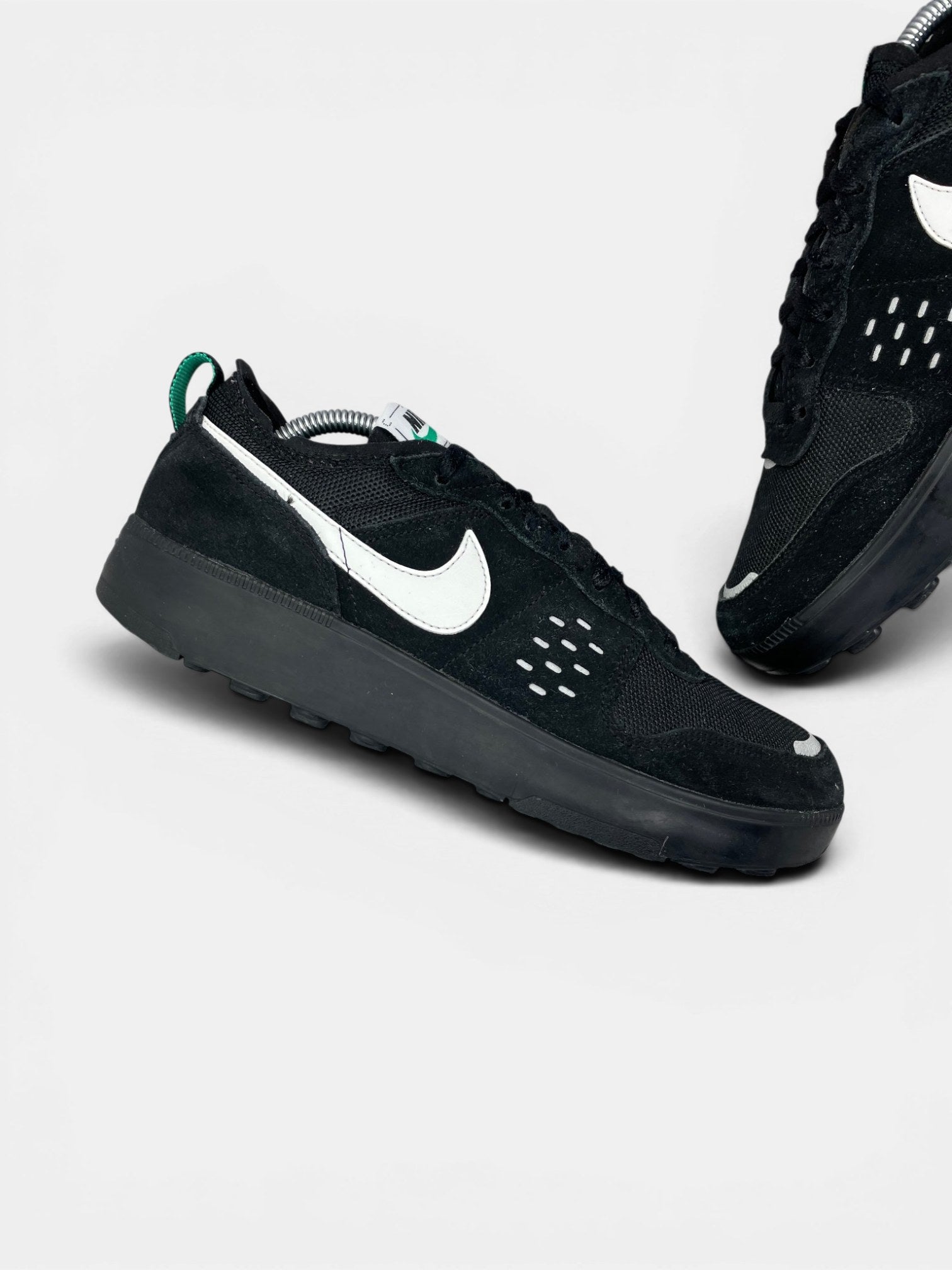 Nike C1TY — buty sportowe męskie w bardzo dobrym stanie rozmiar 43, zewnętrzny panel lewego buta