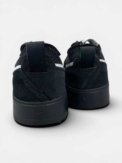 Nike C1TY — buty sportowe męskie w bardzo dobrym stanie rozmiar 43, widok z tyłu