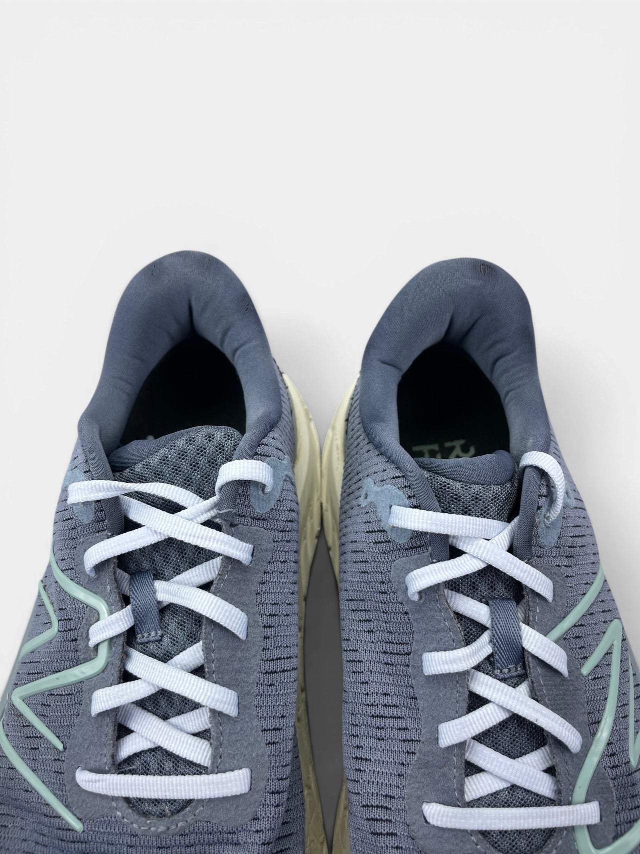 New Balance Fresh Foam X Kaiha Road — buty sportowe męskie w bardzo dobrym stanie rozmiar 44, zapiętki butów