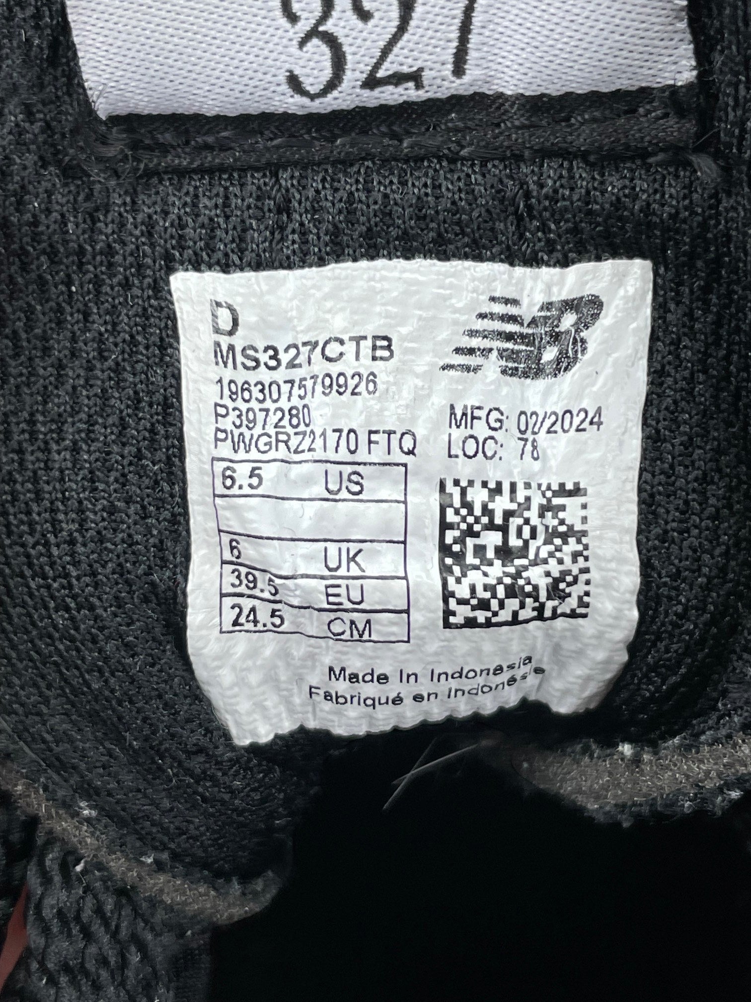 New Balance 327 Triple Black — buty sportowe damskie w bardzo dobrym stanie rozmiar 39.5, opcjonalne zdjęcie 2