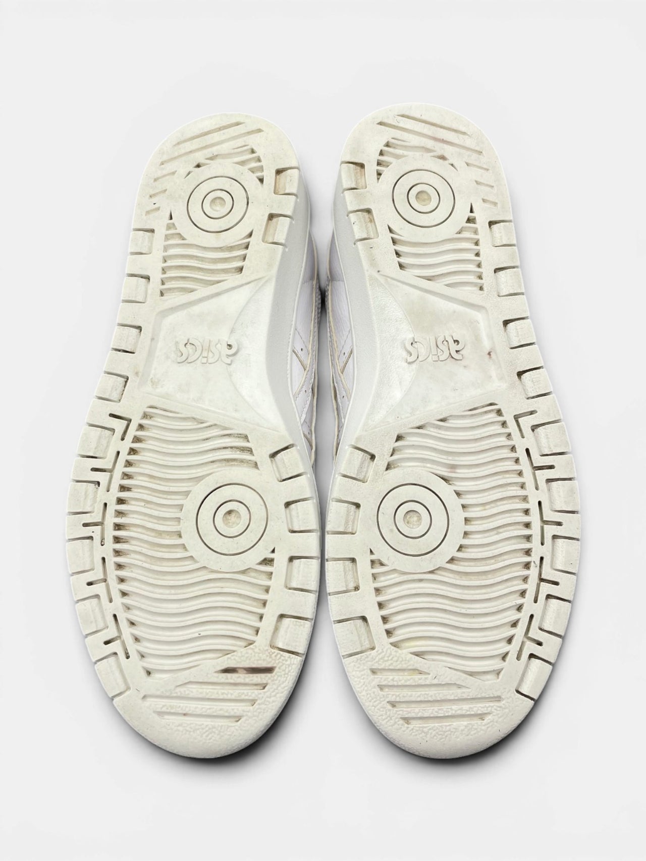 Asics Leather Sneakers — buty sportowe damskie w bardzo dobrym stanie rozmiar 39, podeszwa
