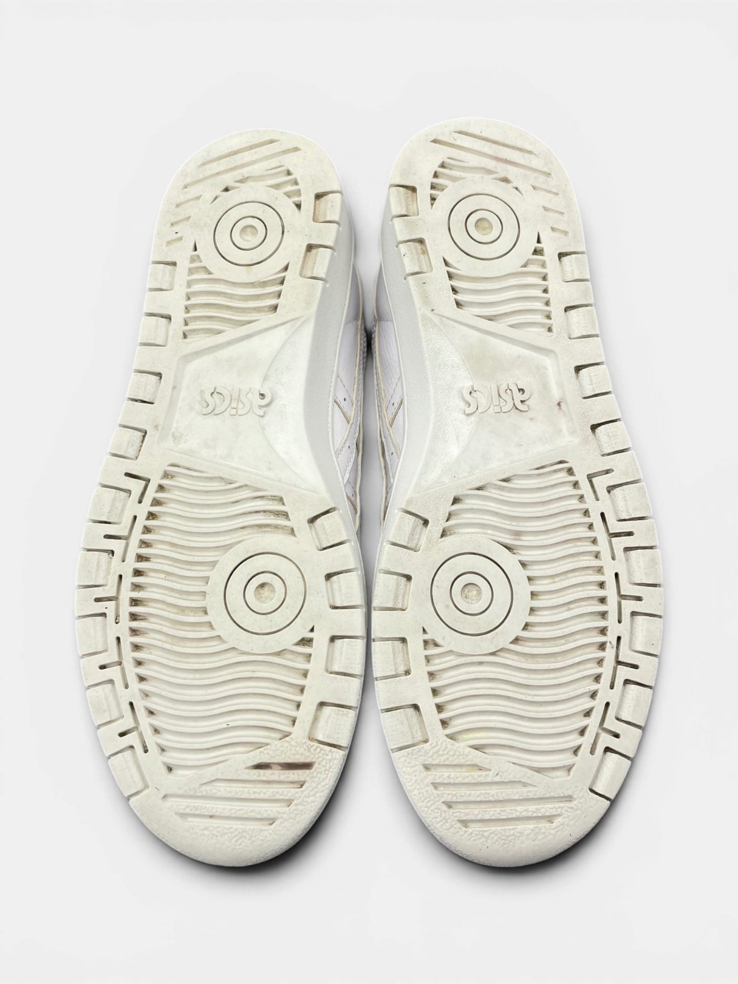 Asics Leather Sneakers — buty sportowe damskie w bardzo dobrym stanie rozmiar 39, podeszwa
