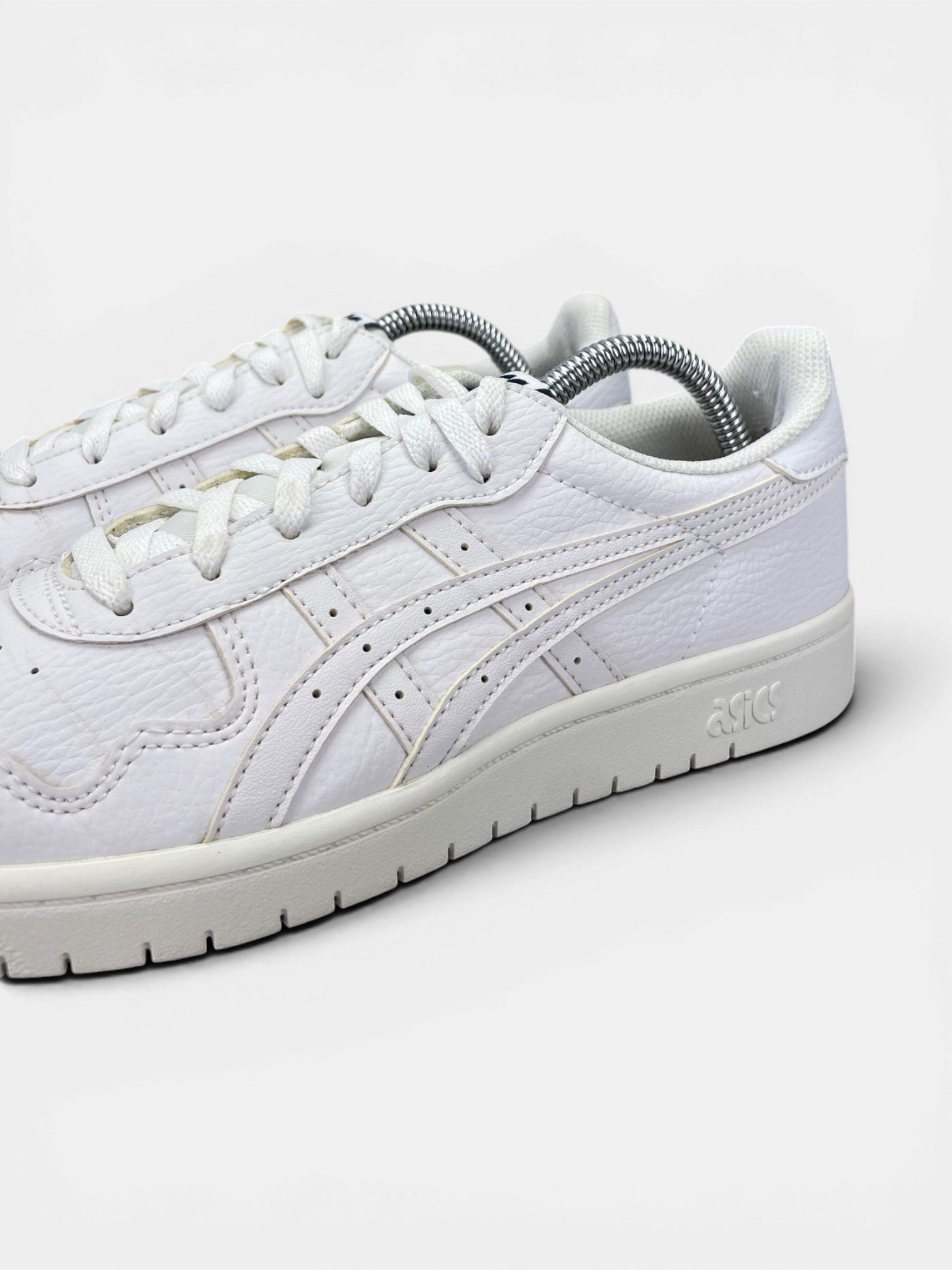 Asics Leather Sneakers — buty sportowe damskie w bardzo dobrym stanie rozmiar 39, opcjonalne zdjęcie 1