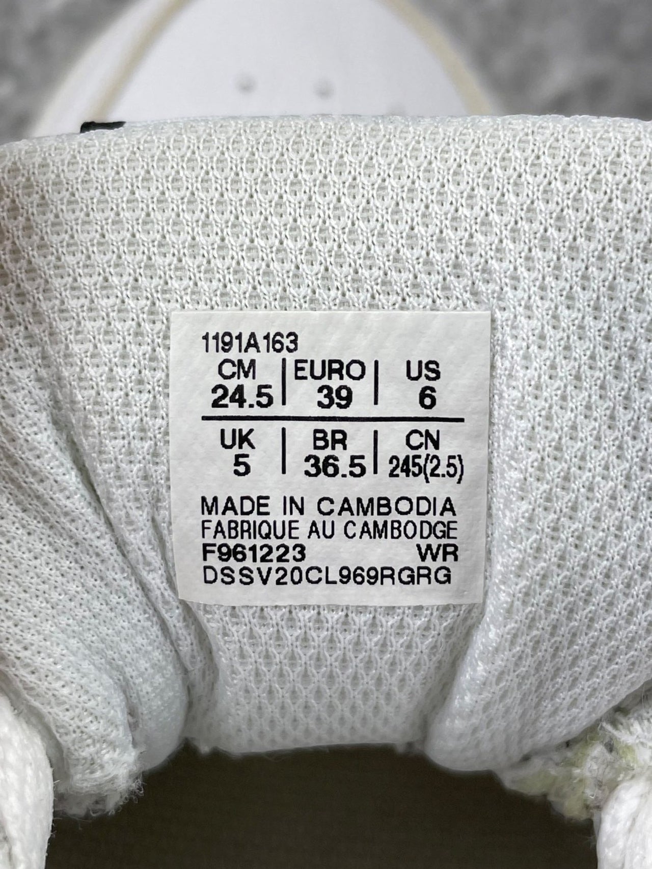 Asics Leather Sneakers — buty sportowe damskie w bardzo dobrym stanie rozmiar 39, opcjonalne zdjęcie 2