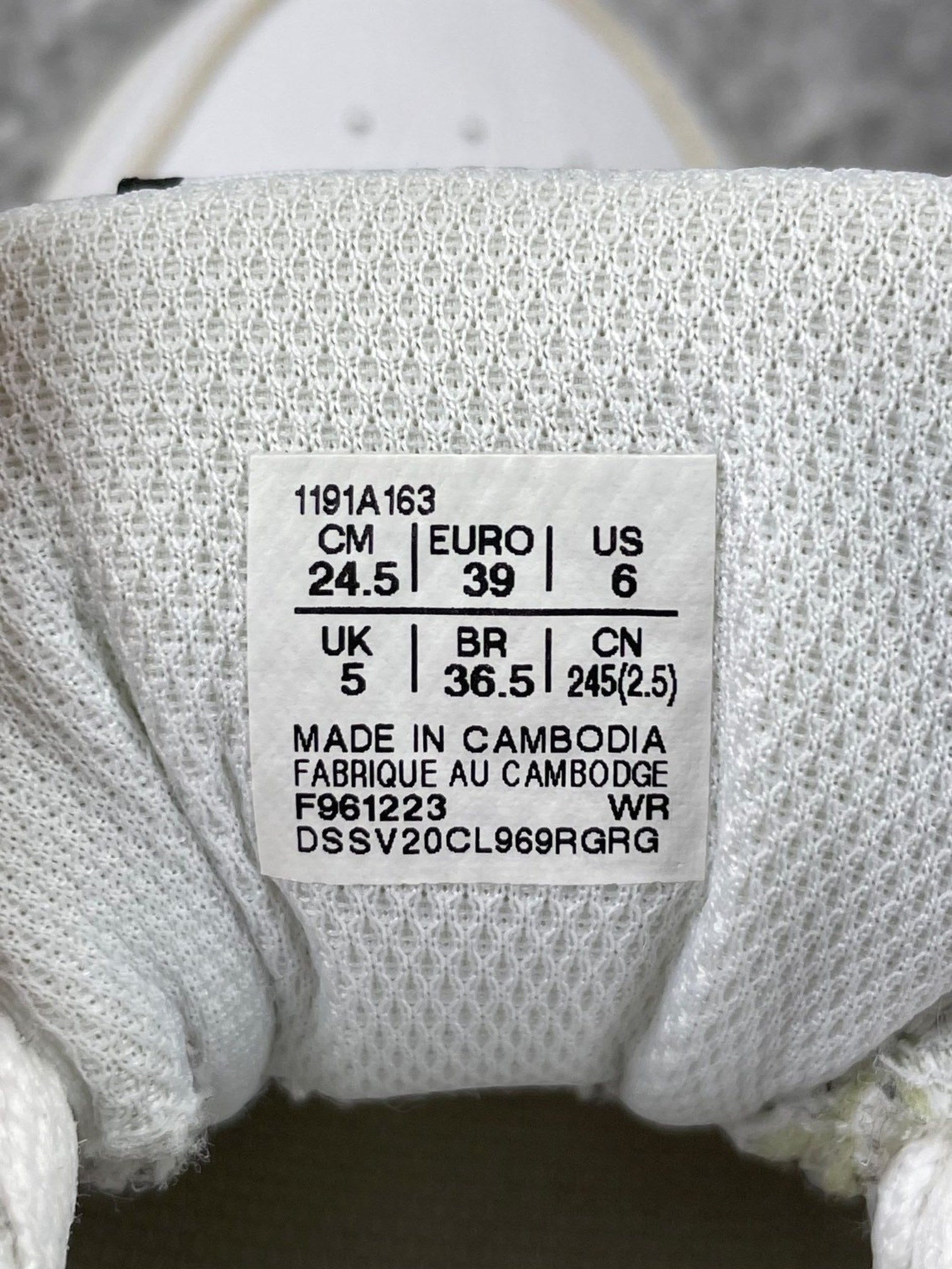 Asics Leather Sneakers — buty sportowe damskie w bardzo dobrym stanie rozmiar 39, opcjonalne zdjęcie 2