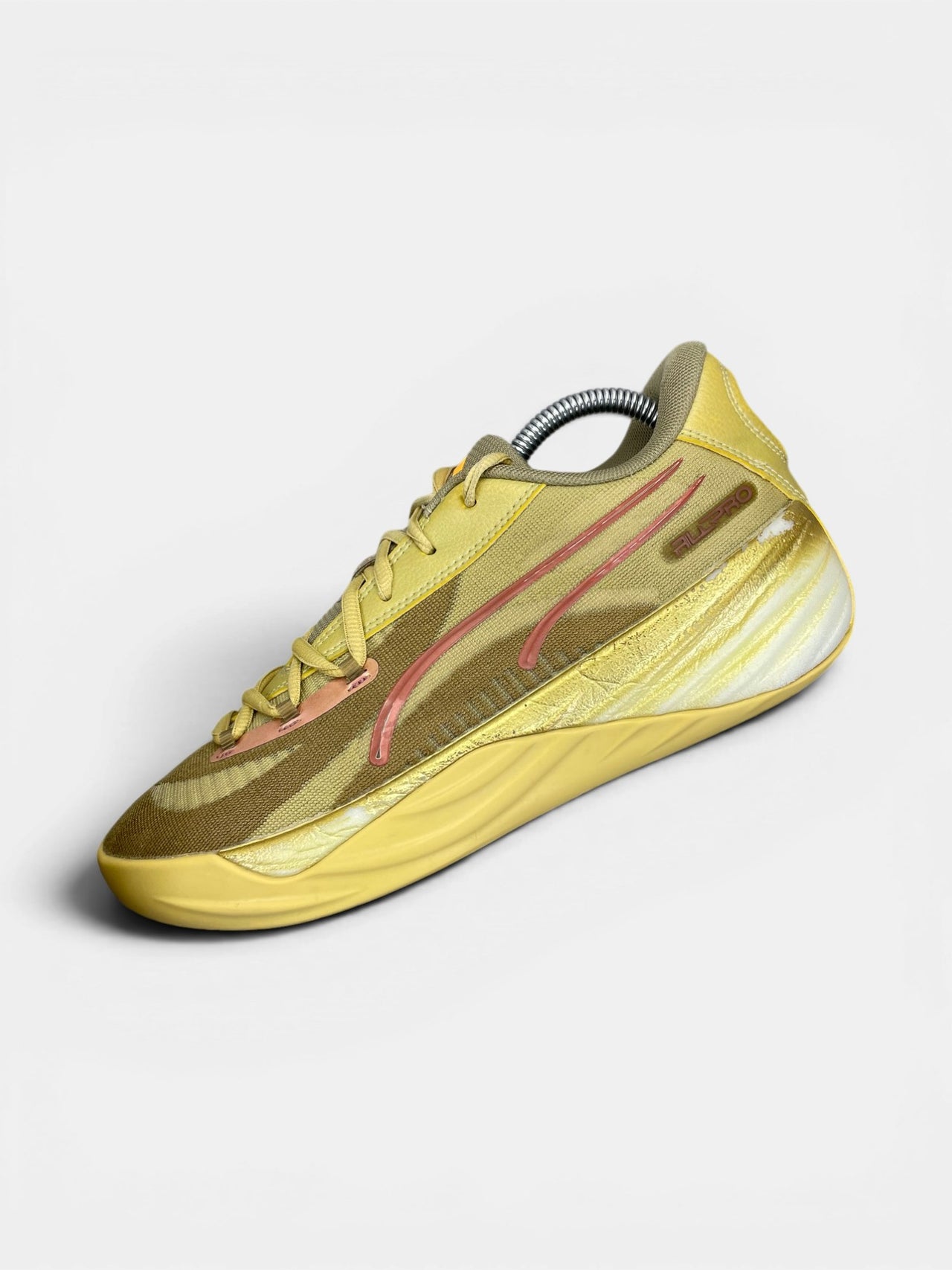 Puma All Pro Nitro Cny CNY — buty sportowe damskie w bardzo dobrym stanie rozmiar 39, widok z góry na wewnętrzną stronę butów