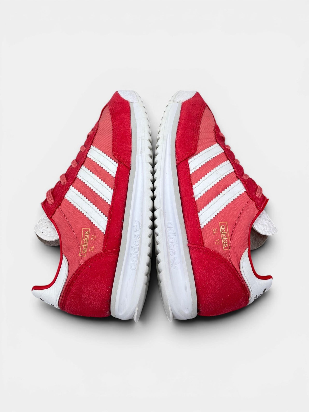 Adidas SL 72 Preloved Scarlet — buty sportowe dziecięce w bardzo dobrym stanie rozmiar 32, boczny profil
