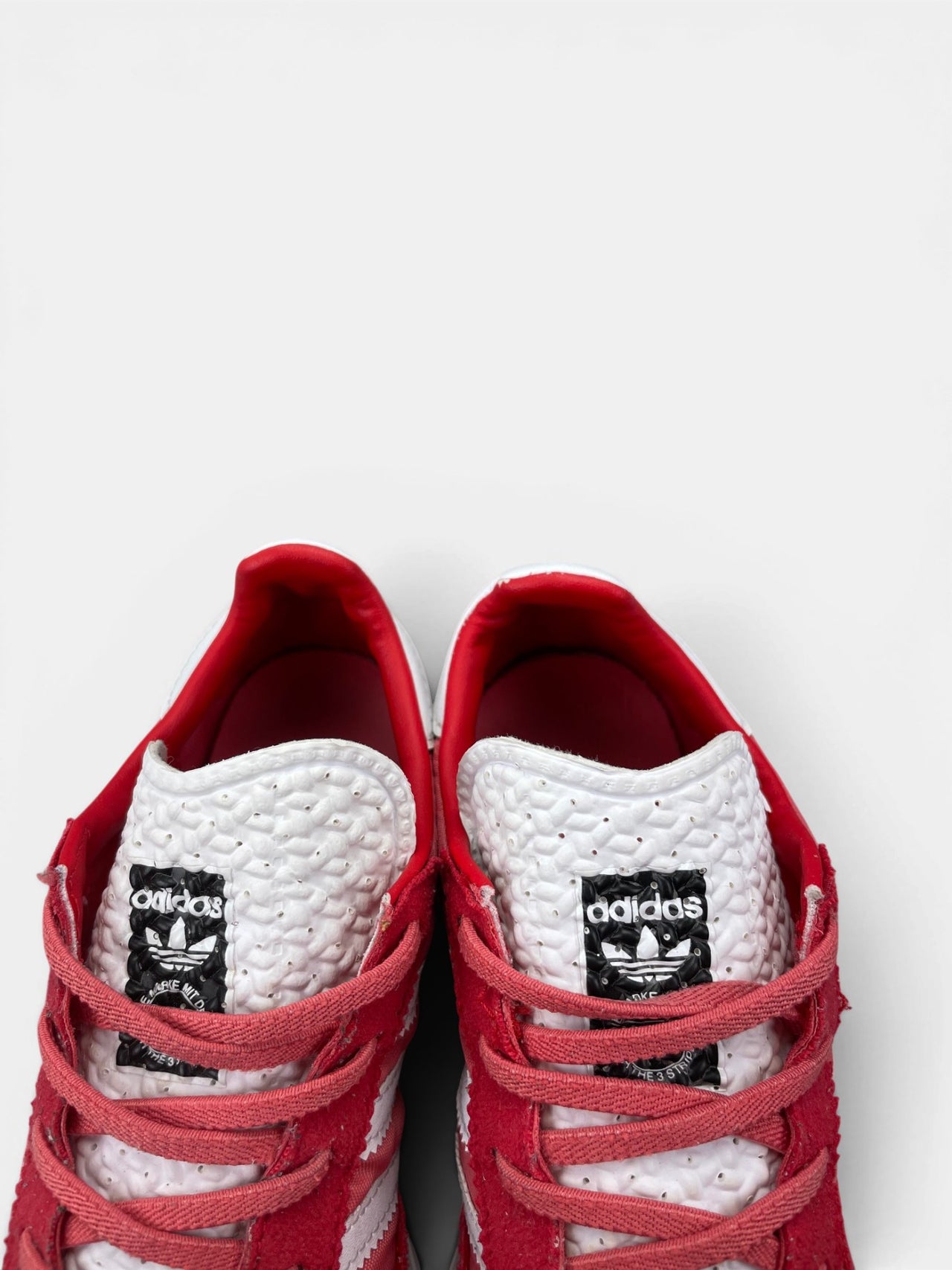 Adidas SL 72 Preloved Scarlet — buty sportowe dziecięce w bardzo dobrym stanie rozmiar 32, zewnętrzny panel lewego buta