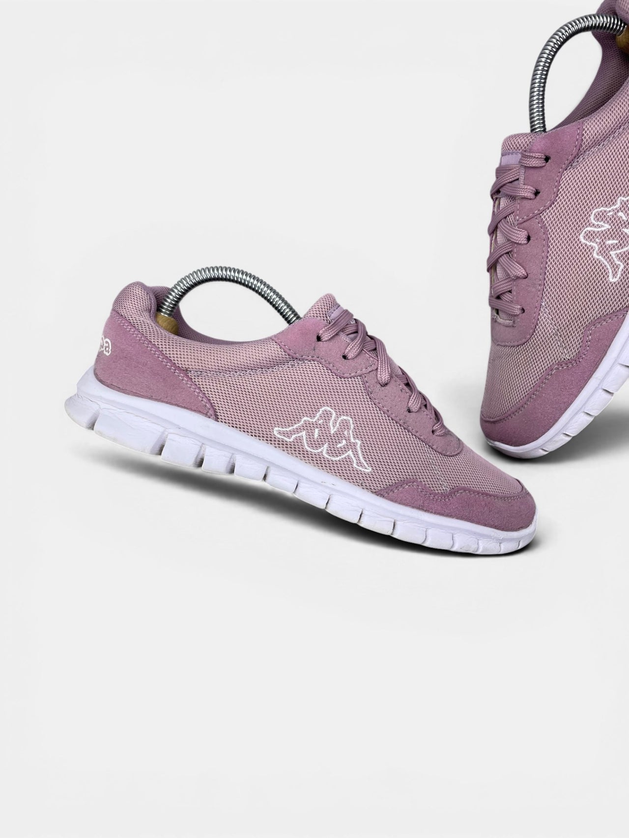 Kappa Sneakers — buty sportowe damskie w bardzo dobrym stanie rozmiar 40, zewnętrzny panel lewego buta