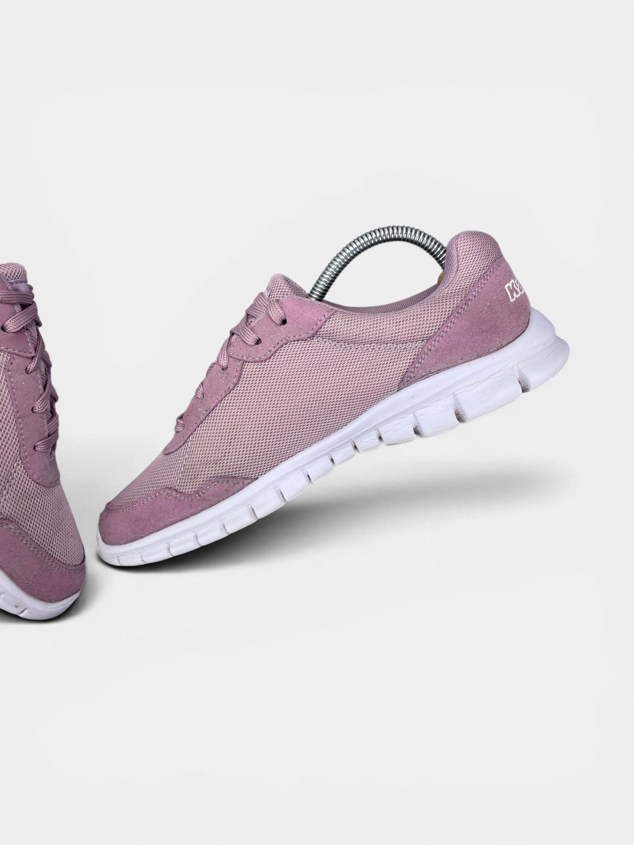 Kappa Sneakers — buty sportowe damskie w bardzo dobrym stanie rozmiar 40, wewnętrzny panel prawego buta