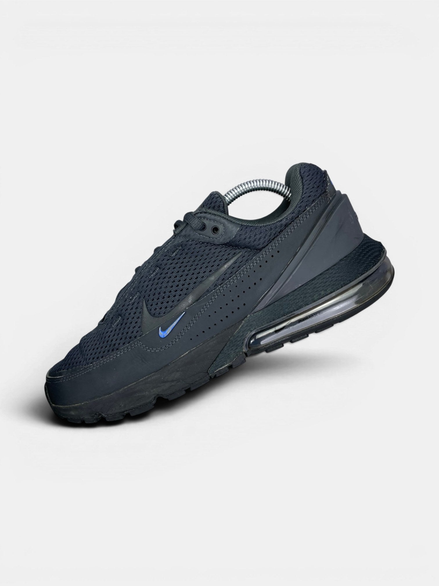 Nike Air Max Pulse Black Blue — buty sportowe męskie w dobrym stanie rozmiar 43, widok z góry na wewnętrzną stronę butów