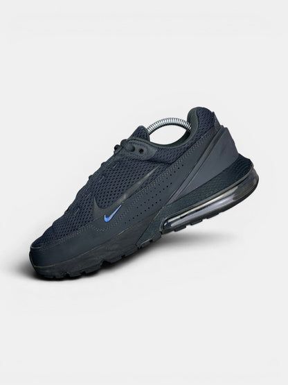 Nike Air Max Pulse Black Blue — buty sportowe męskie w dobrym stanie rozmiar 43, widok z góry na wewnętrzną stronę butów