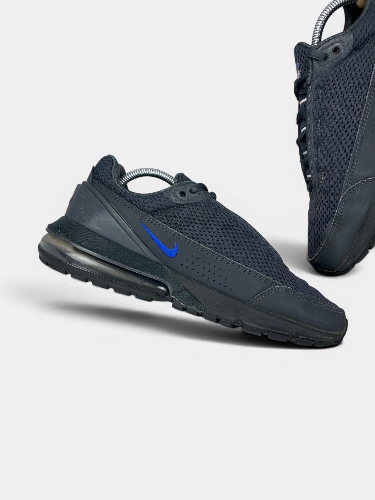 Nike Air Max Pulse Black Blue — buty sportowe męskie w dobrym stanie rozmiar 43, wewnętrzny panel lewego buta