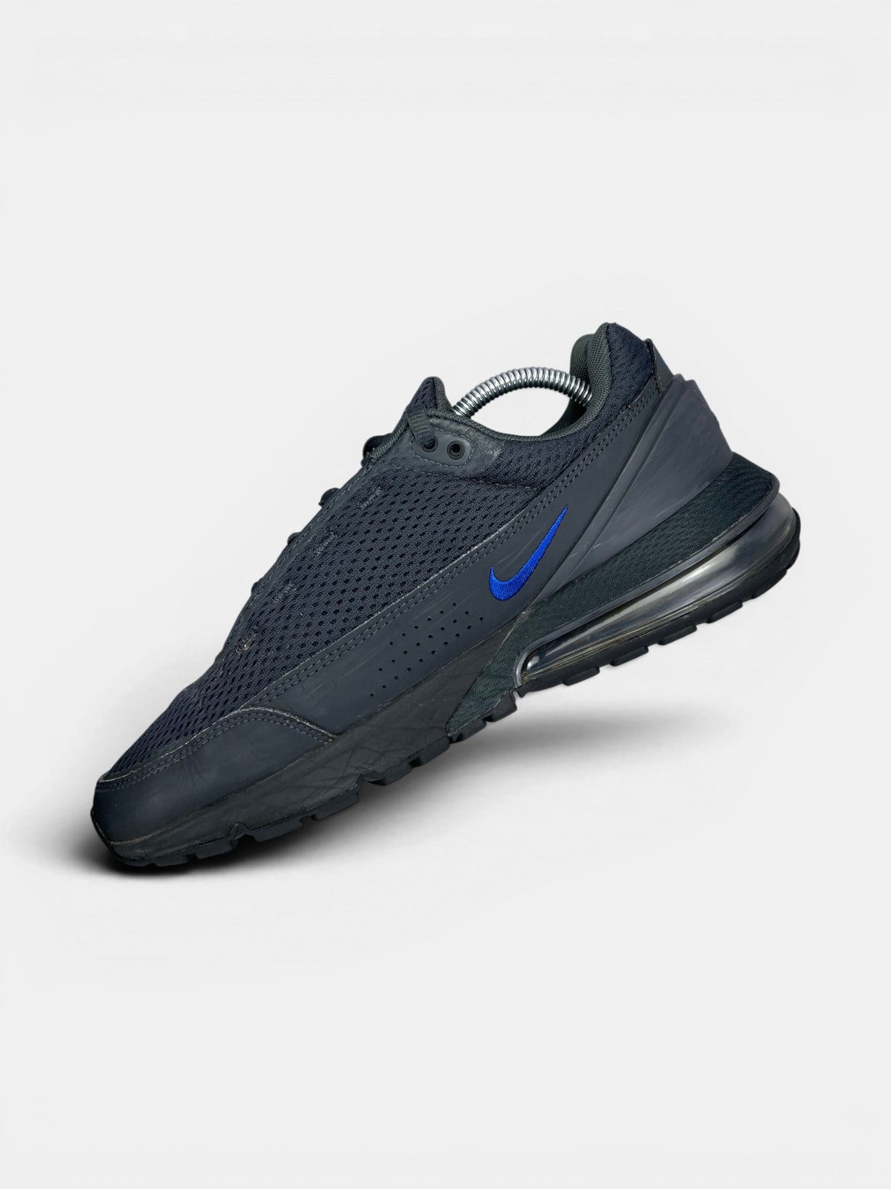 Nike Air Max Pulse Black Blue — buty sportowe męskie w dobrym stanie rozmiar 43, wewnętrzny panel prawego buta