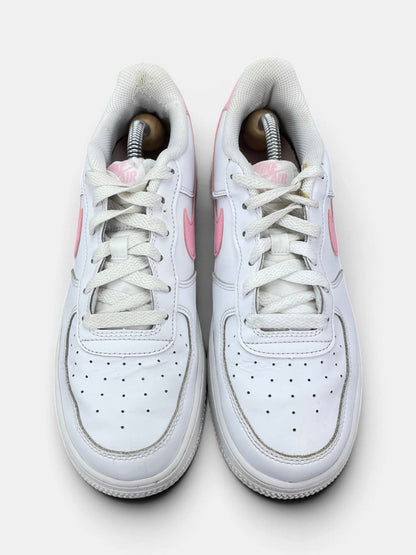 Nike Air Force 1 Low White/Medium Soft Pink — buty sportowe damskie w bardzo dobrym stanie rozmiar 40, widok z góry