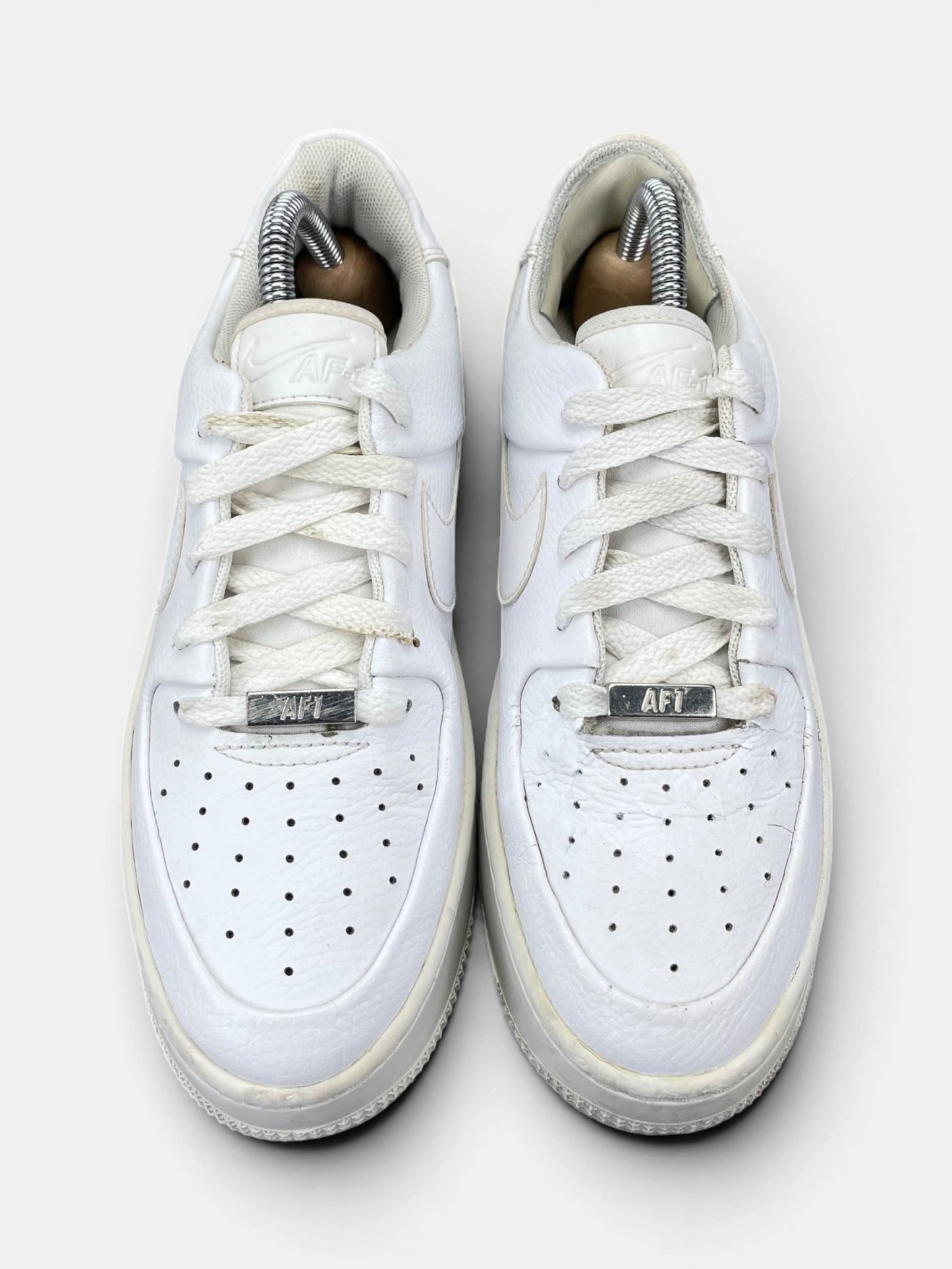 Nike Air Force 1 Sage Low Triple White — buty sportowe damskie w bardzo dobrym stanie rozmiar 38, widok z góry