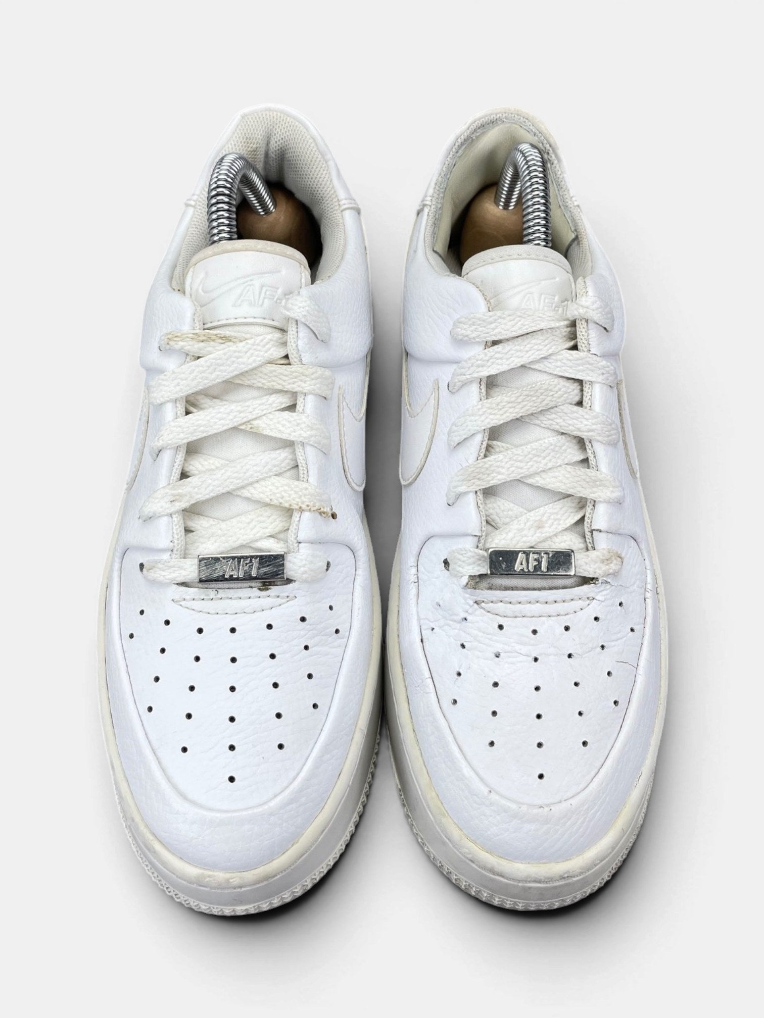 Nike Air Force 1 Sage Low Triple White — buty sportowe damskie w bardzo dobrym stanie rozmiar 38, widok z góry