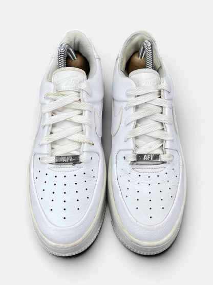 Nike Air Force 1 Sage Low Triple White — buty sportowe damskie w bardzo dobrym stanie rozmiar 38, widok z góry