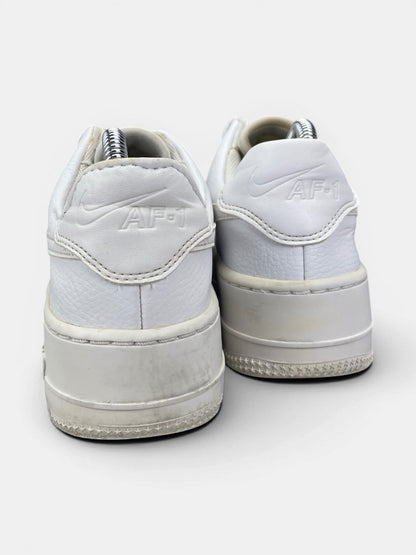 Nike Air Force 1 Sage Low Triple White — buty sportowe damskie w bardzo dobrym stanie rozmiar 38, widok z tyłu