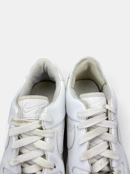 Nike Air Force 1 Sage Low Triple White — buty sportowe damskie w bardzo dobrym stanie rozmiar 38, zapiętki butów