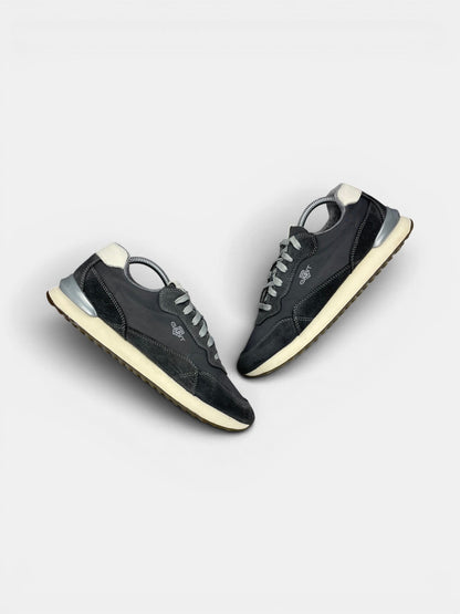Gant Sneakers — buty sportowe męskie w bardzo dobrym stanie rozmiar 42, widok z góry na zewnętrzną stronę butów