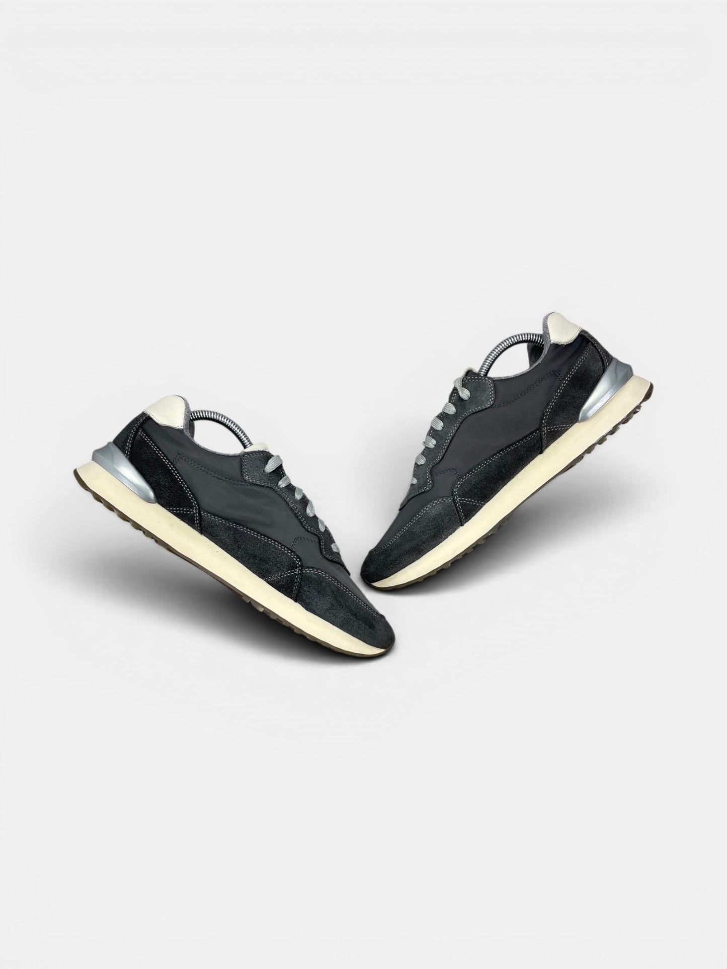Gant Sneakers — buty sportowe męskie w bardzo dobrym stanie rozmiar 42, zewnętrzny panel prawego buta