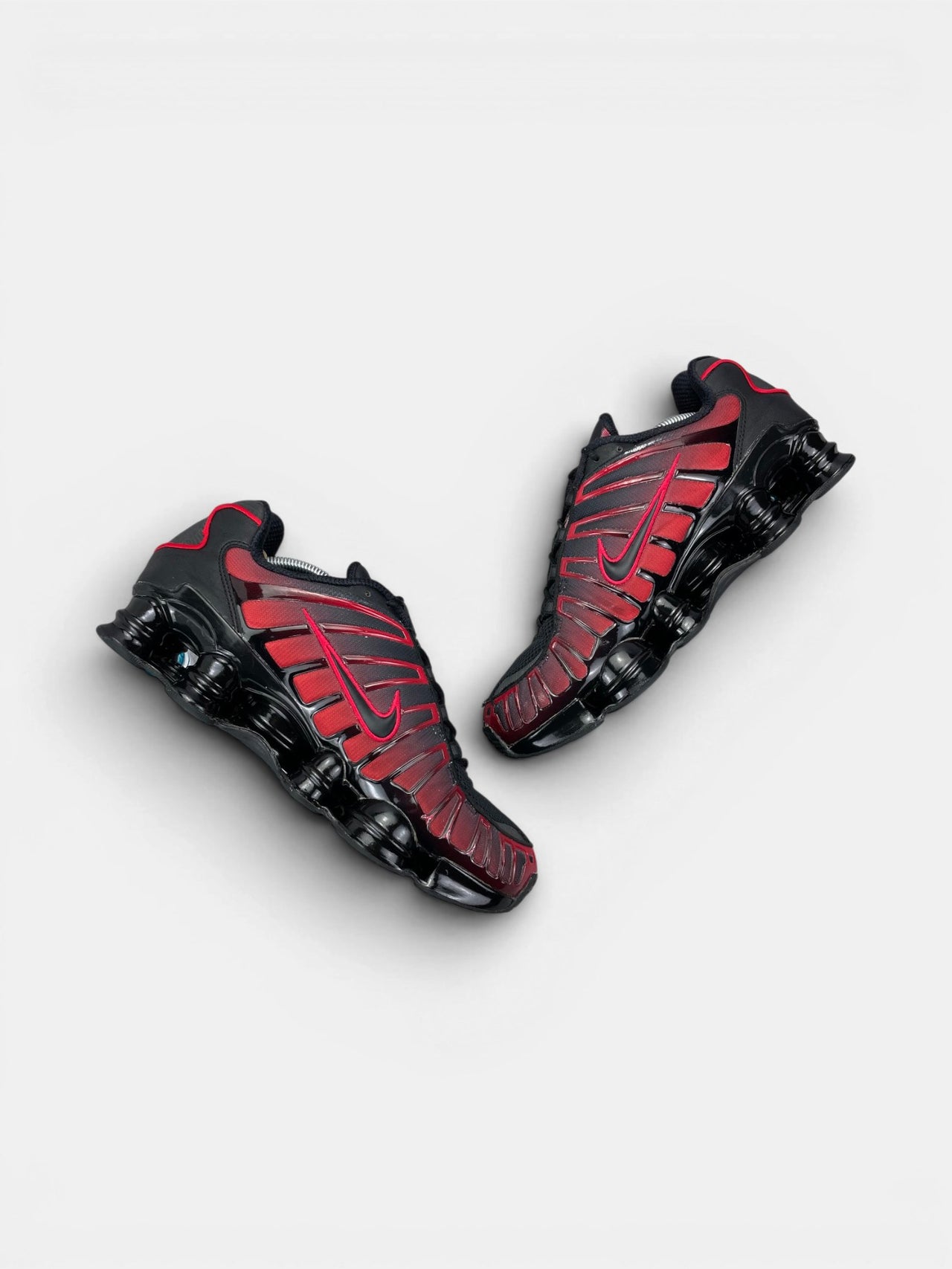Nike Shox TL — buty sportowe męskie w bardzo dobrym stanie rozmiar 45.5, zewnętrzny panel prawego buta