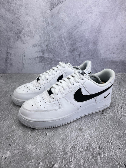 Nike Air Force 1 '07 LV8 Nylon Swoosh - buty sportowe, widok z boku na tle studyjnym