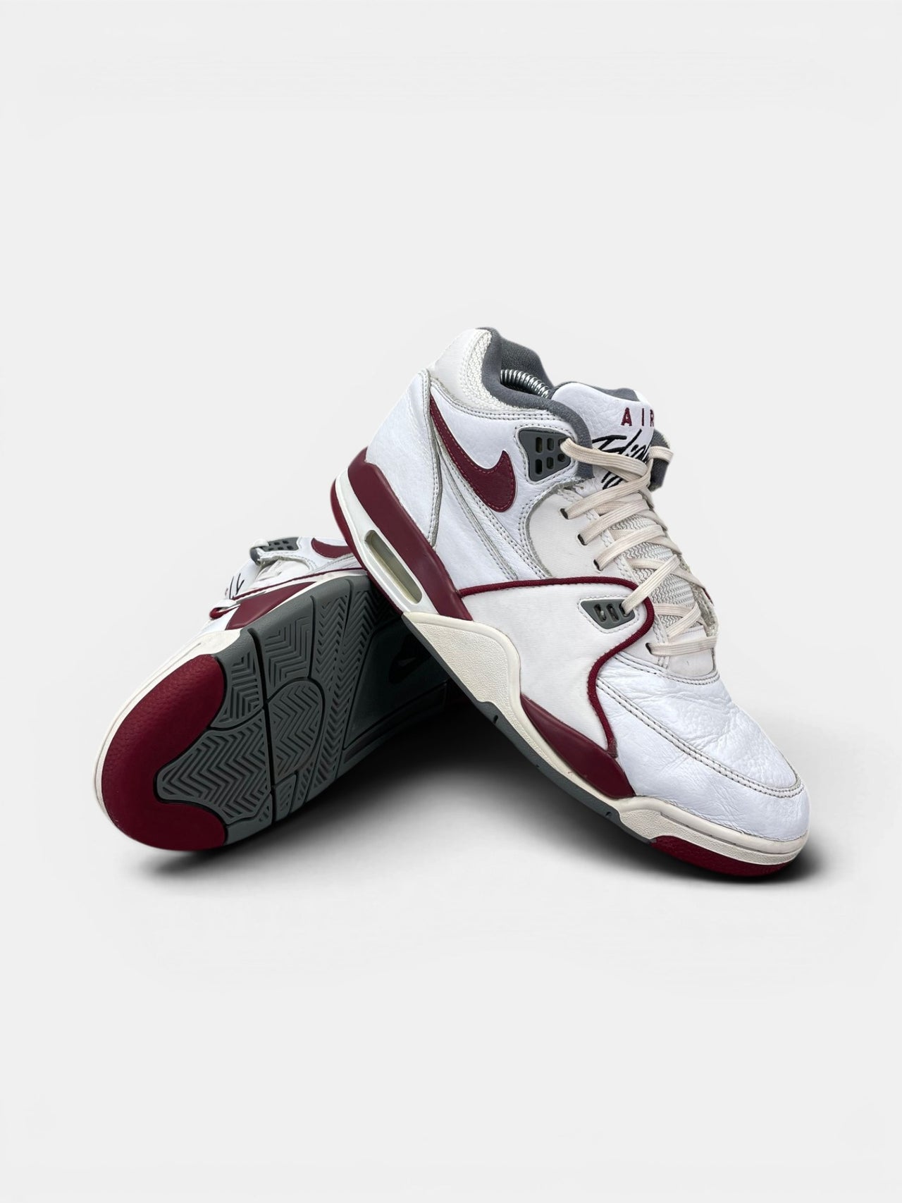 Nike Air Flight 89 Team Red — buty sportowe męskie w bardzo dobrym stanie rozmiar 42, boczny profil