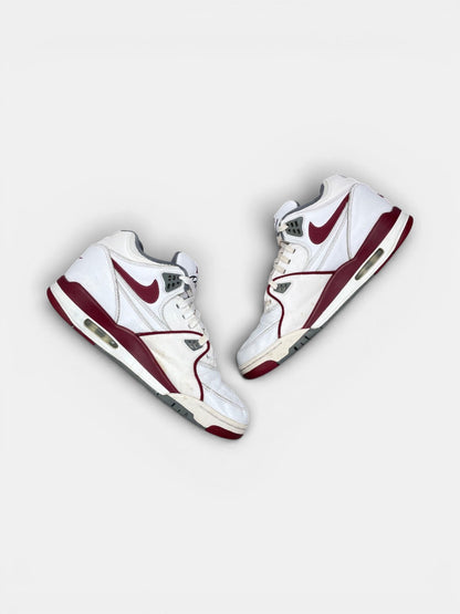 Nike Air Flight 89 Team Red — buty sportowe męskie w bardzo dobrym stanie rozmiar 42, zewnętrzny panel prawego buta