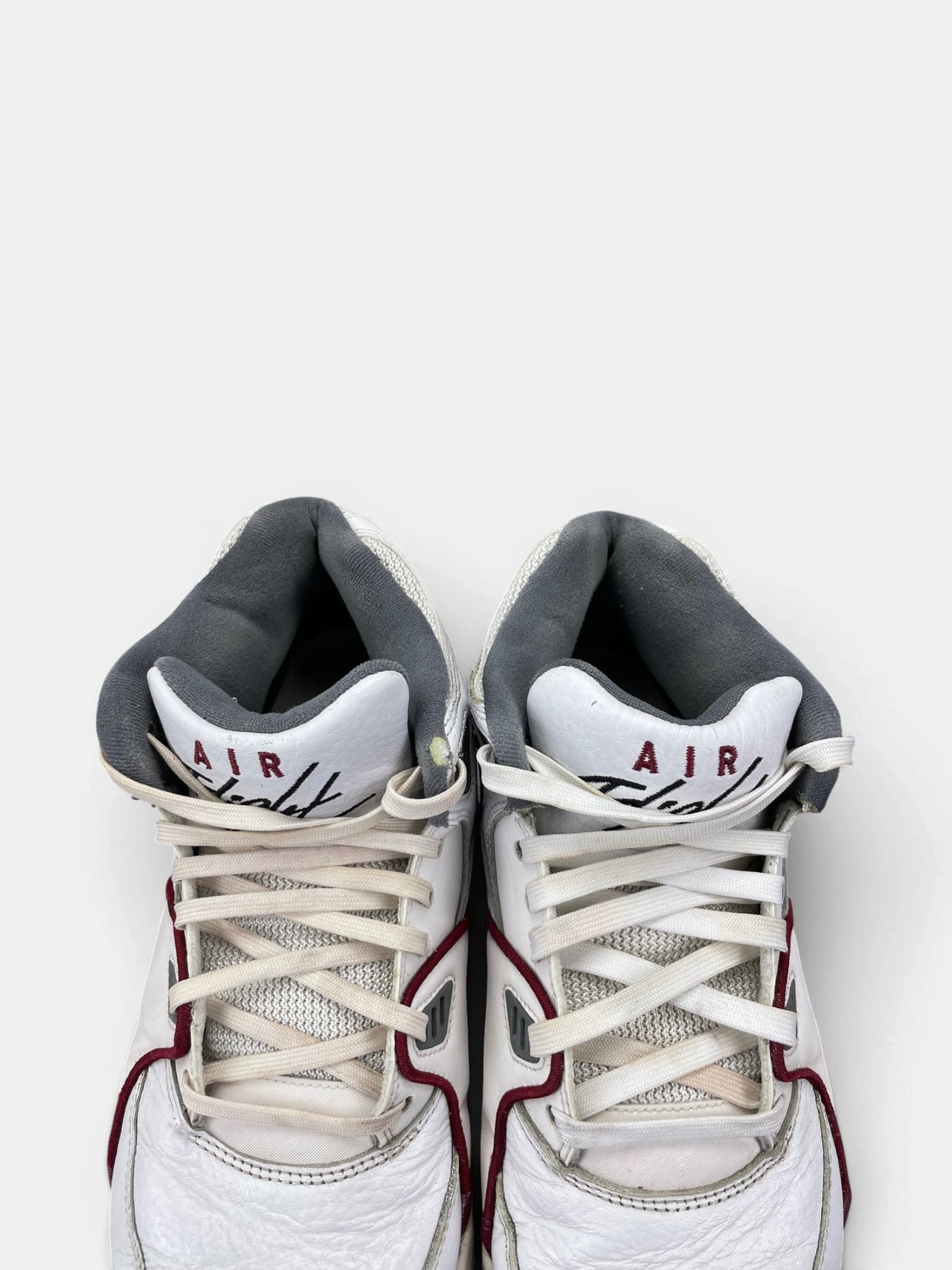 Nike Air Flight 89 Team Red — buty sportowe męskie w bardzo dobrym stanie rozmiar 42, zapiętki butów