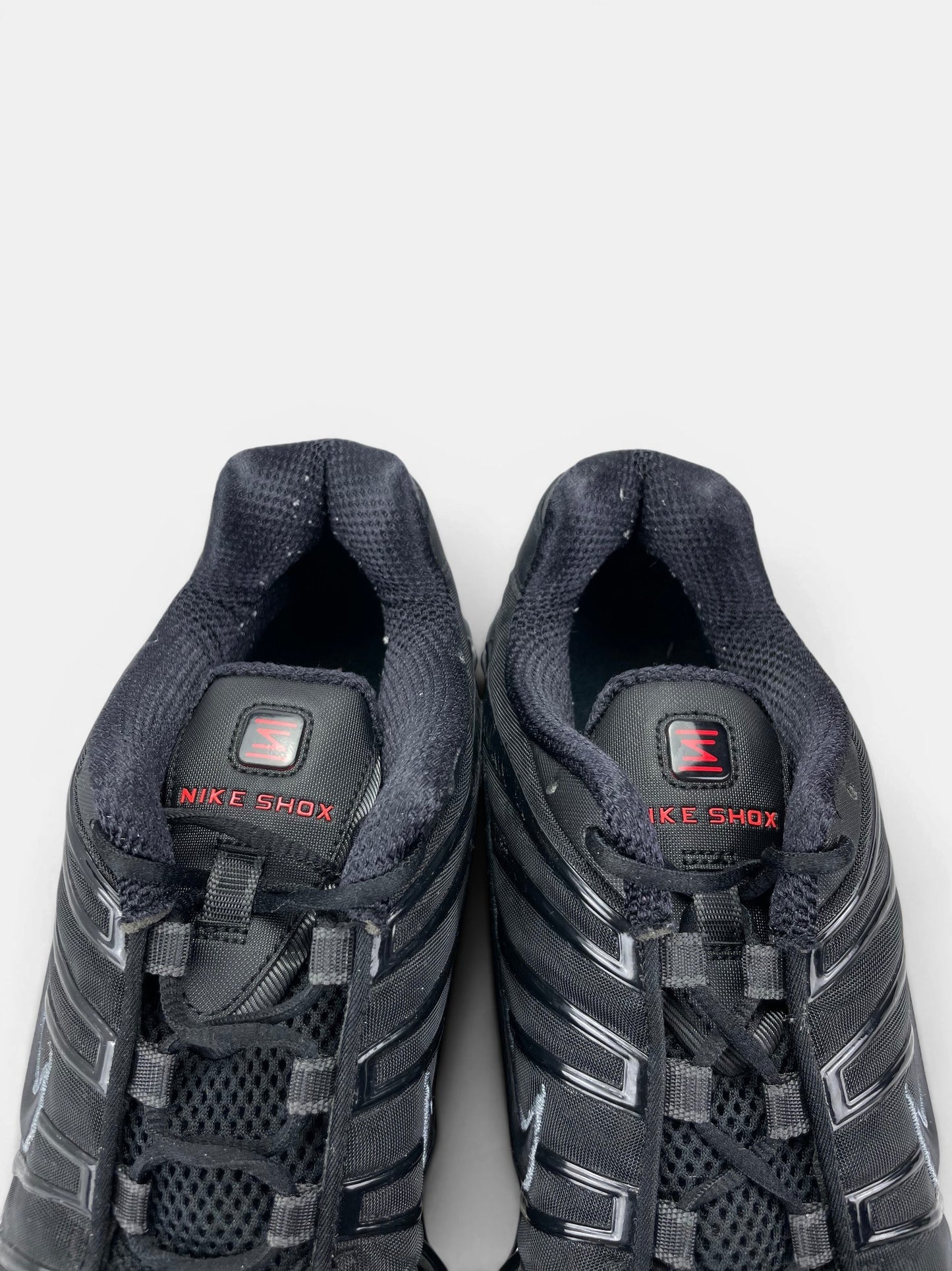 Nike Shox TL Metallic Hematite — buty sportowe męskie w bardzo dobrym stanie rozmiar 45, zapiętki butów