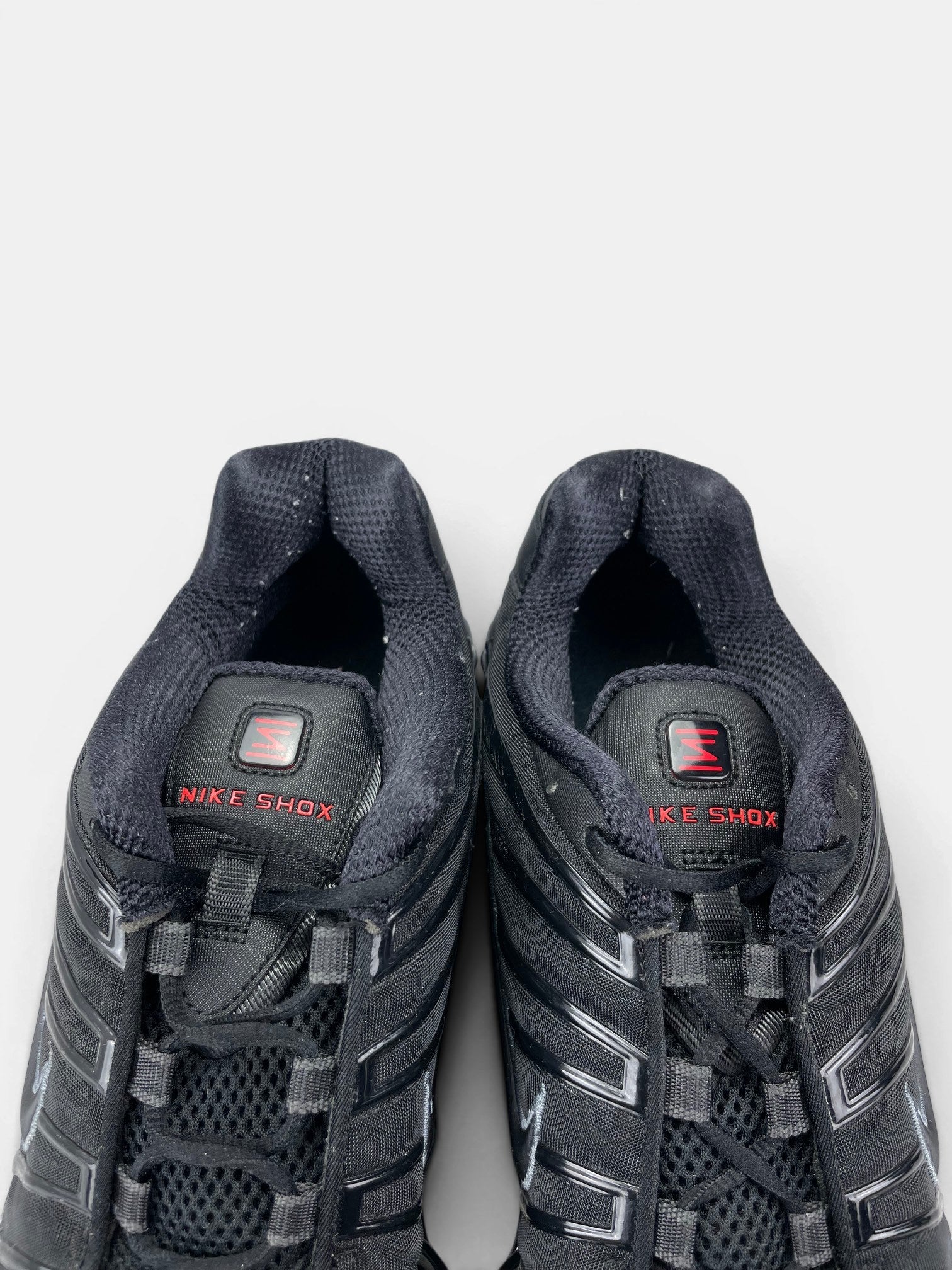 Nike Shox TL Metallic Hematite — buty sportowe męskie w bardzo dobrym stanie rozmiar 45, zapiętki butów
